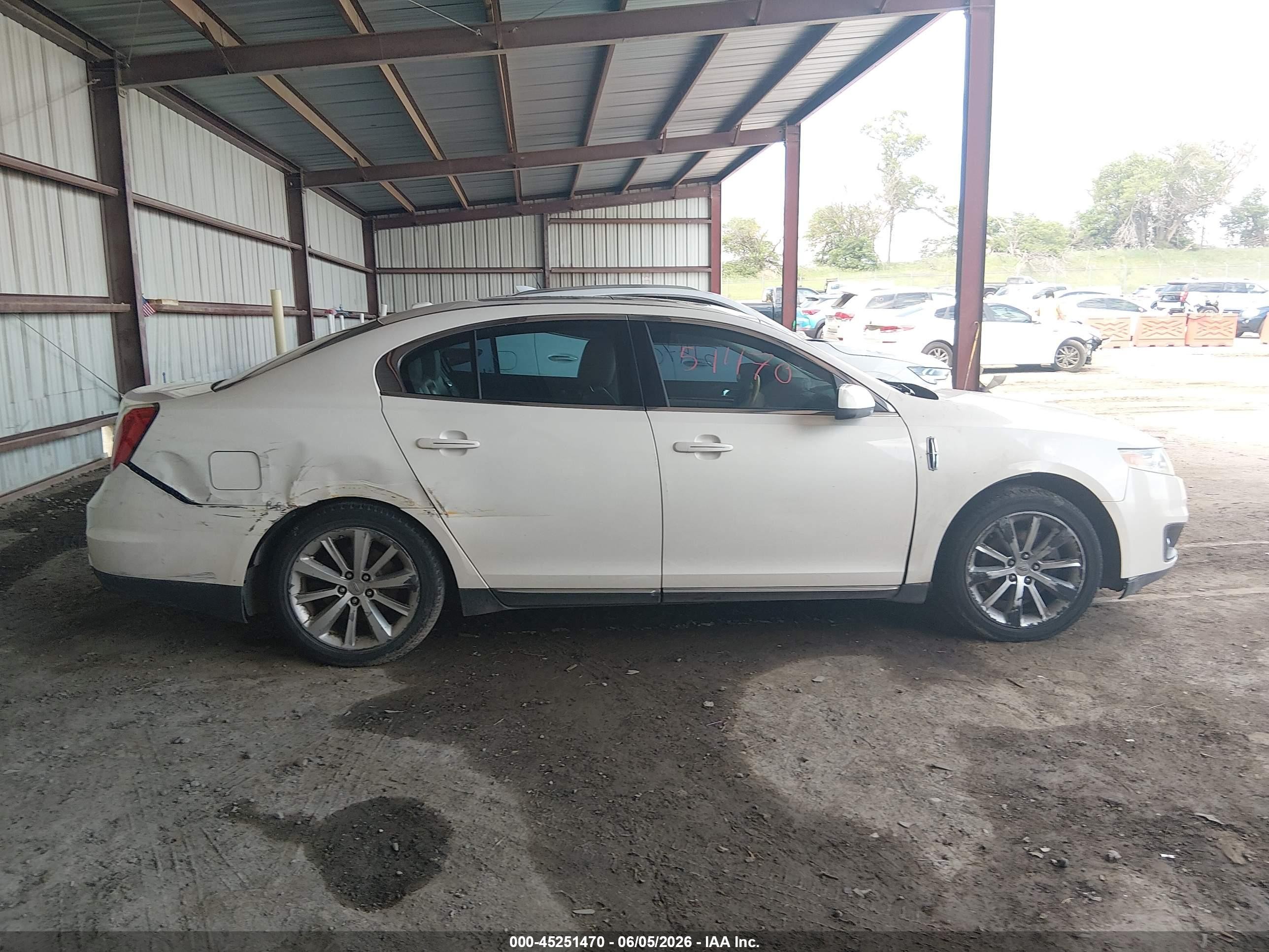 2009 Lincoln Mks   White vin: 1LNHM94R19G624703