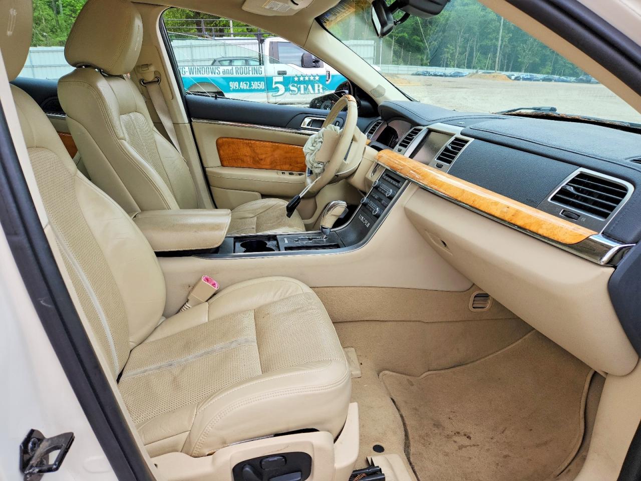 2009 Lincoln Mks White vin: 1LNHM94R29G622247