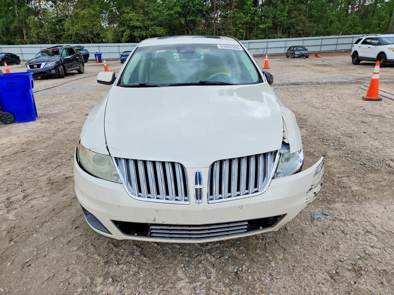 2009 Lincoln Mks White vin: 1LNHM94R29G622247