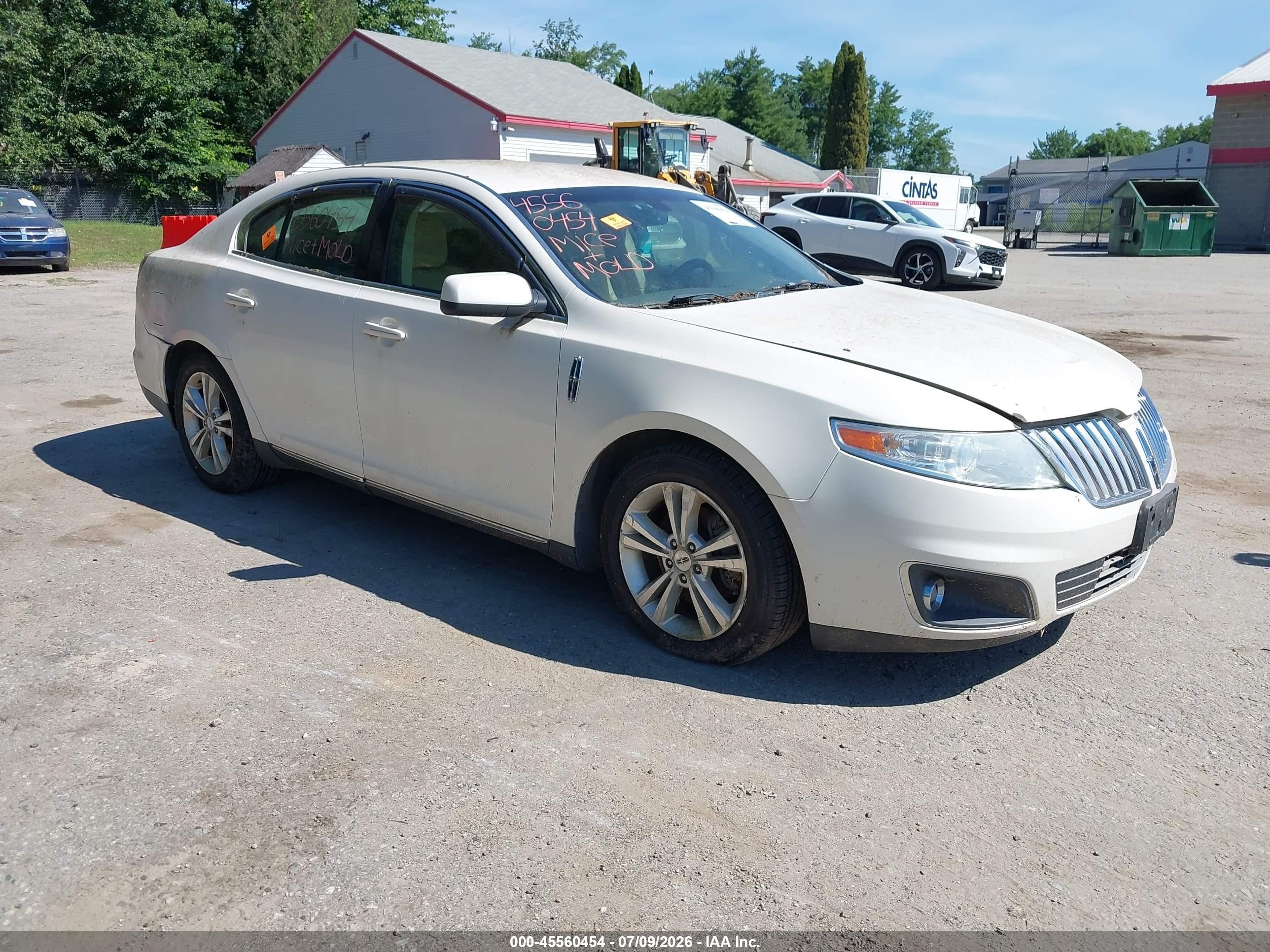 2009 Lincoln Mks   White vin: 1LNHM94R39G628378