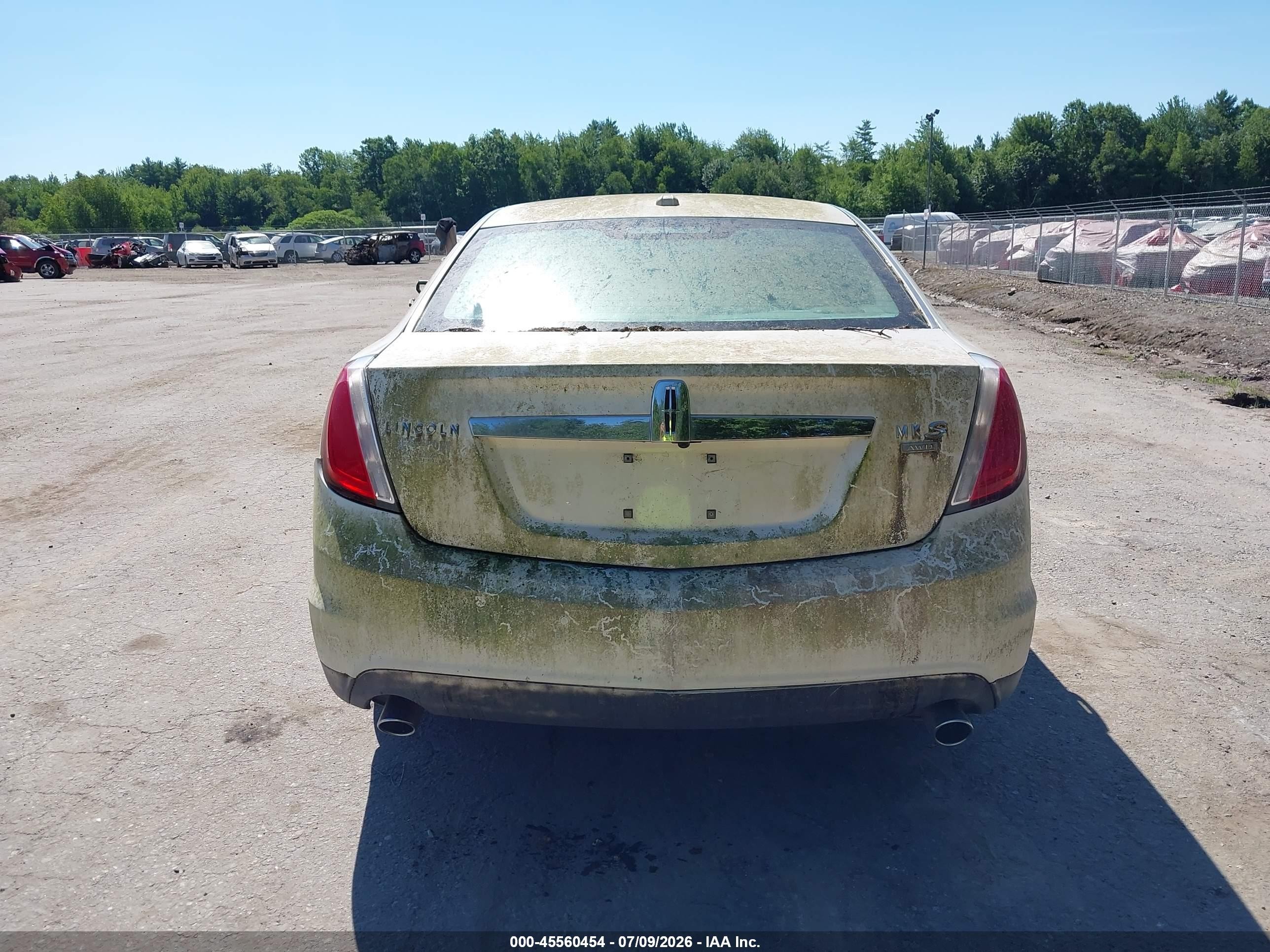 2009 Lincoln Mks   White vin: 1LNHM94R39G628378