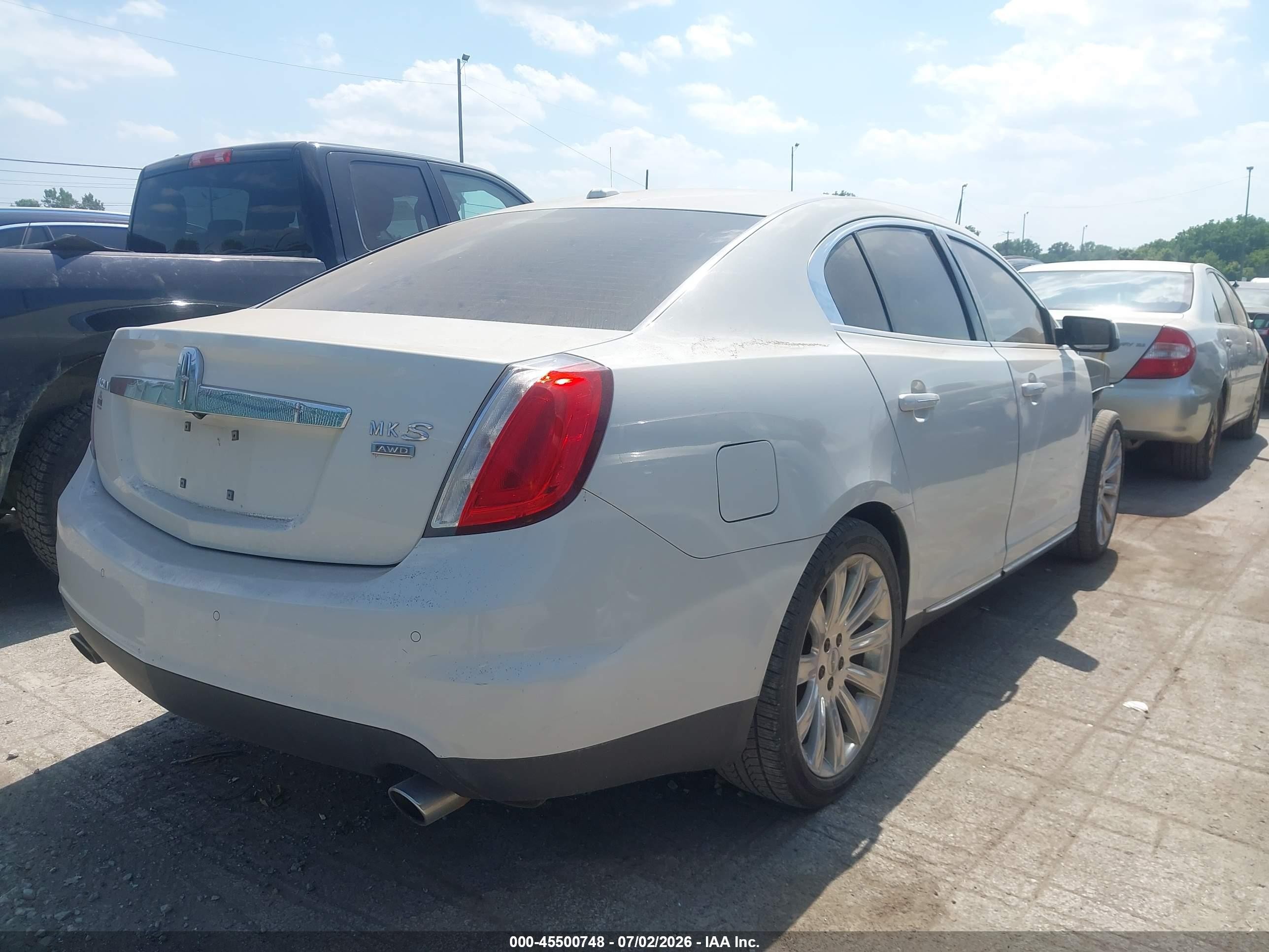 2009 Lincoln Mks   White vin: 1LNHM94R49G627241