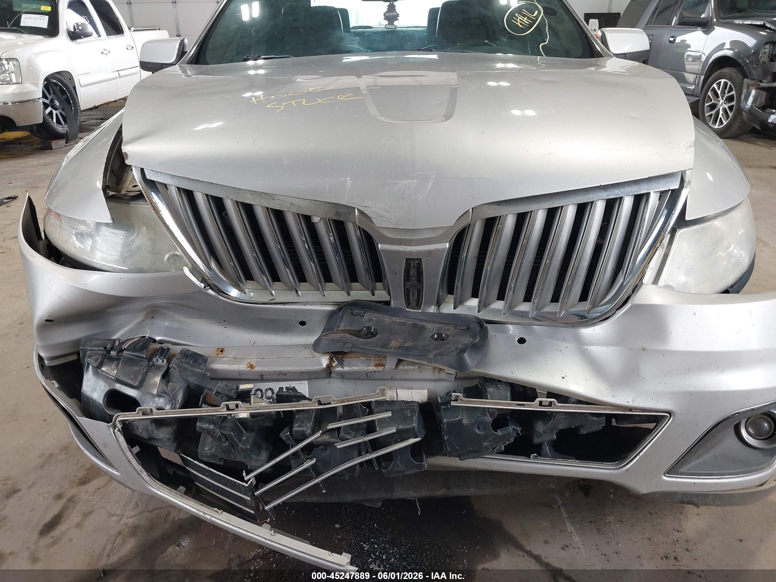 2009 Lincoln Mks   Silver vin: 1LNHM94R49G628034