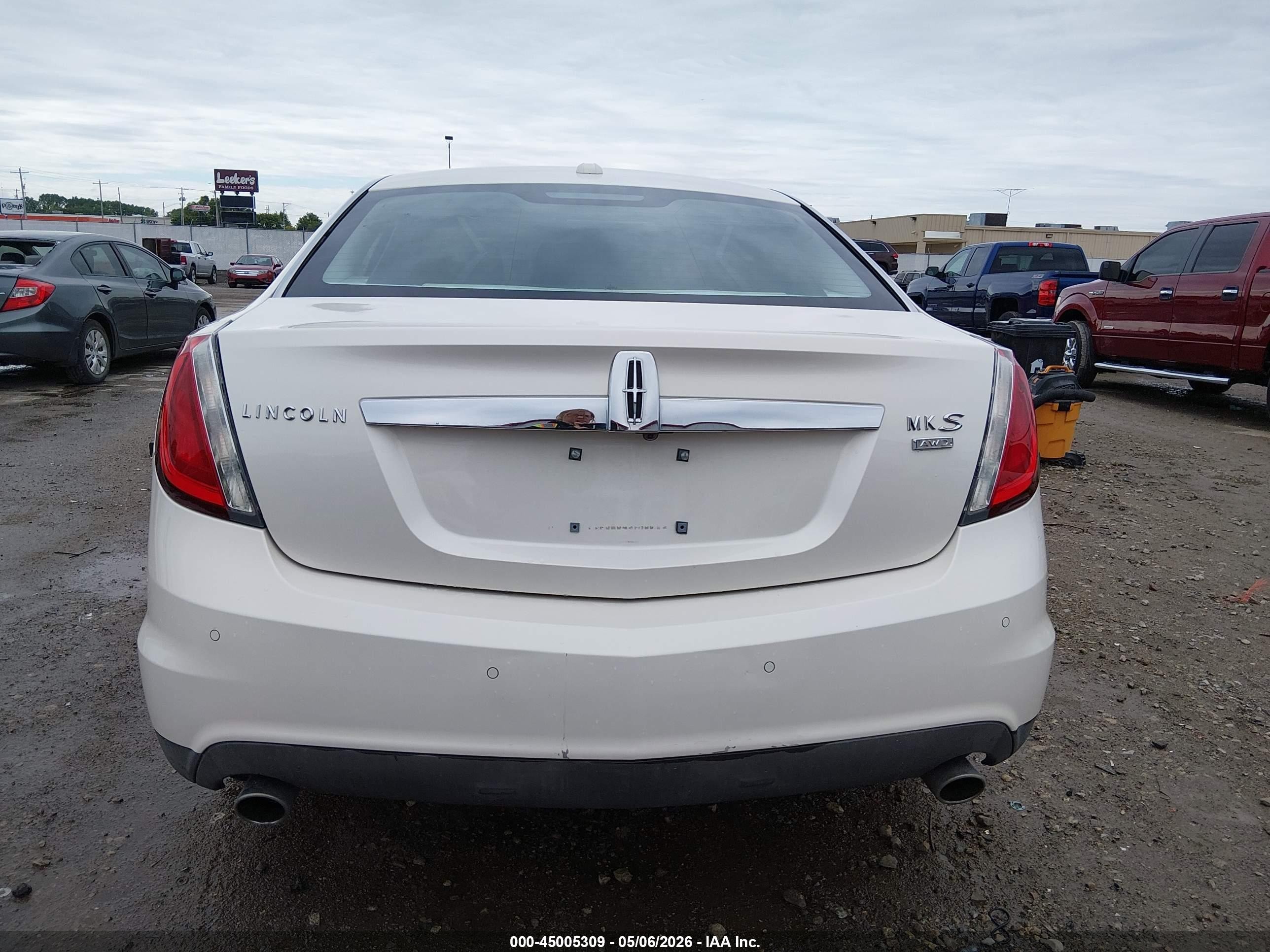 2009 Lincoln Mks   White vin: 1LNHM94R69G635650