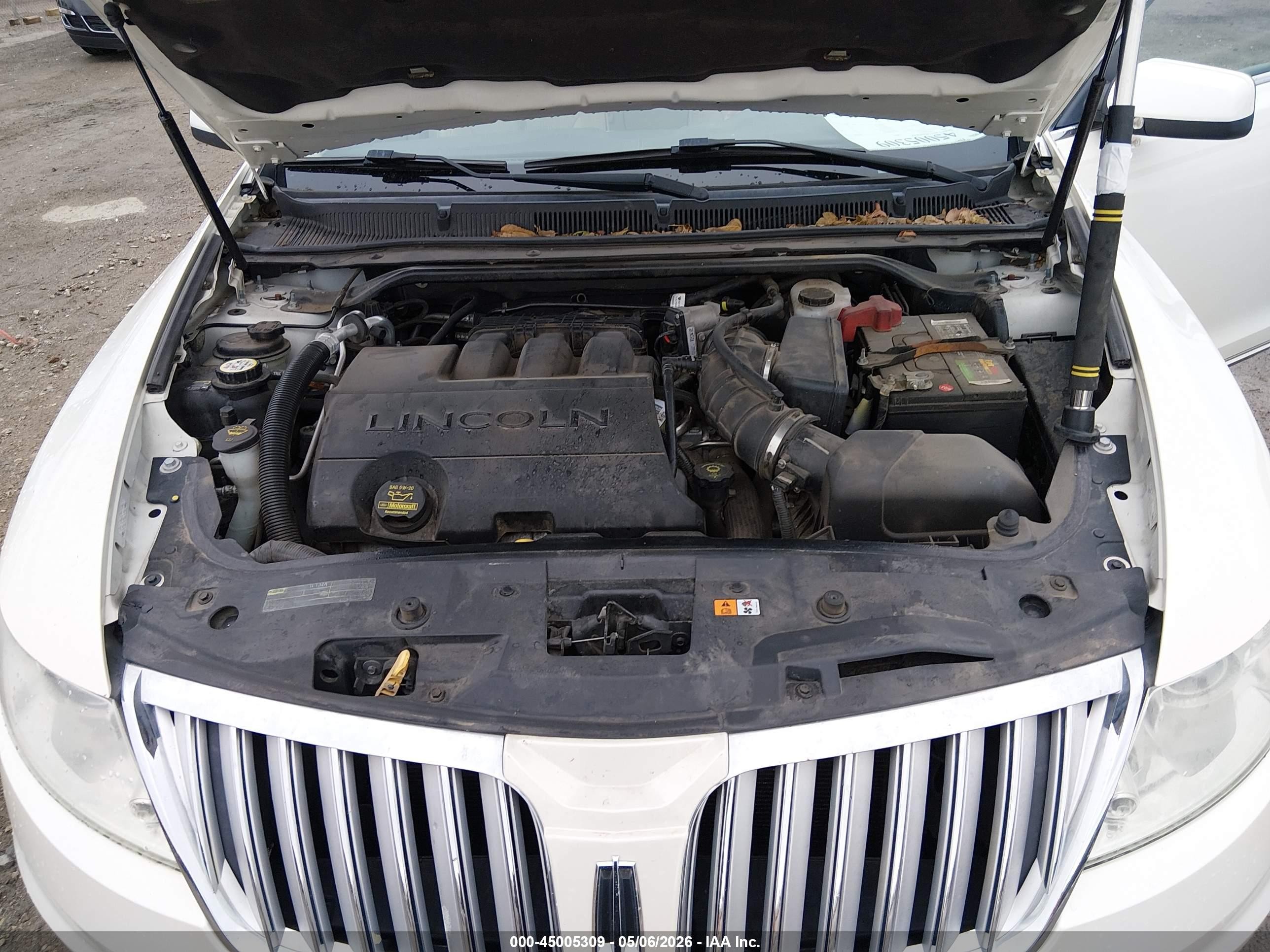 2009 Lincoln Mks   White vin: 1LNHM94R69G635650