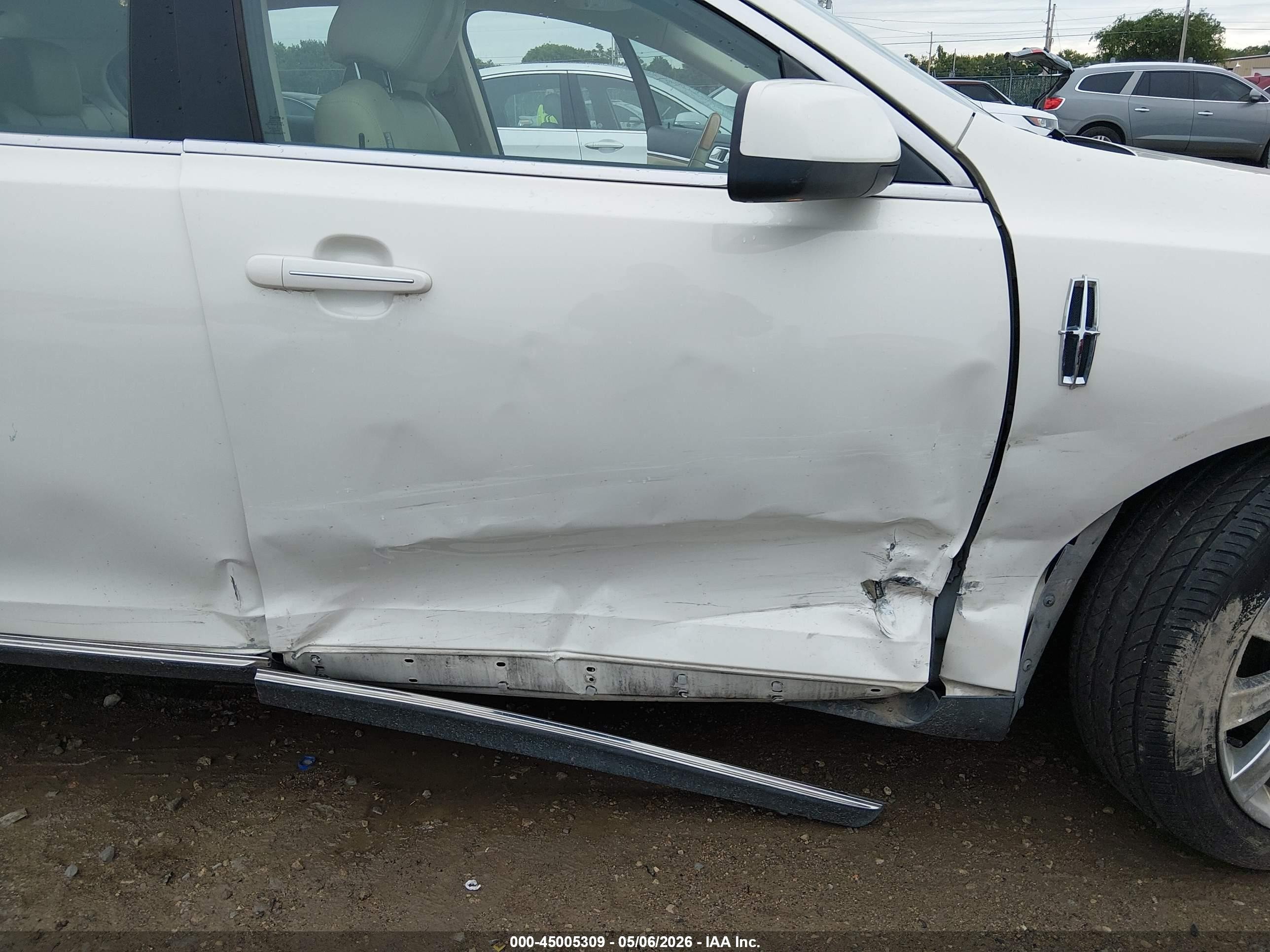 2009 Lincoln Mks   White vin: 1LNHM94R69G635650