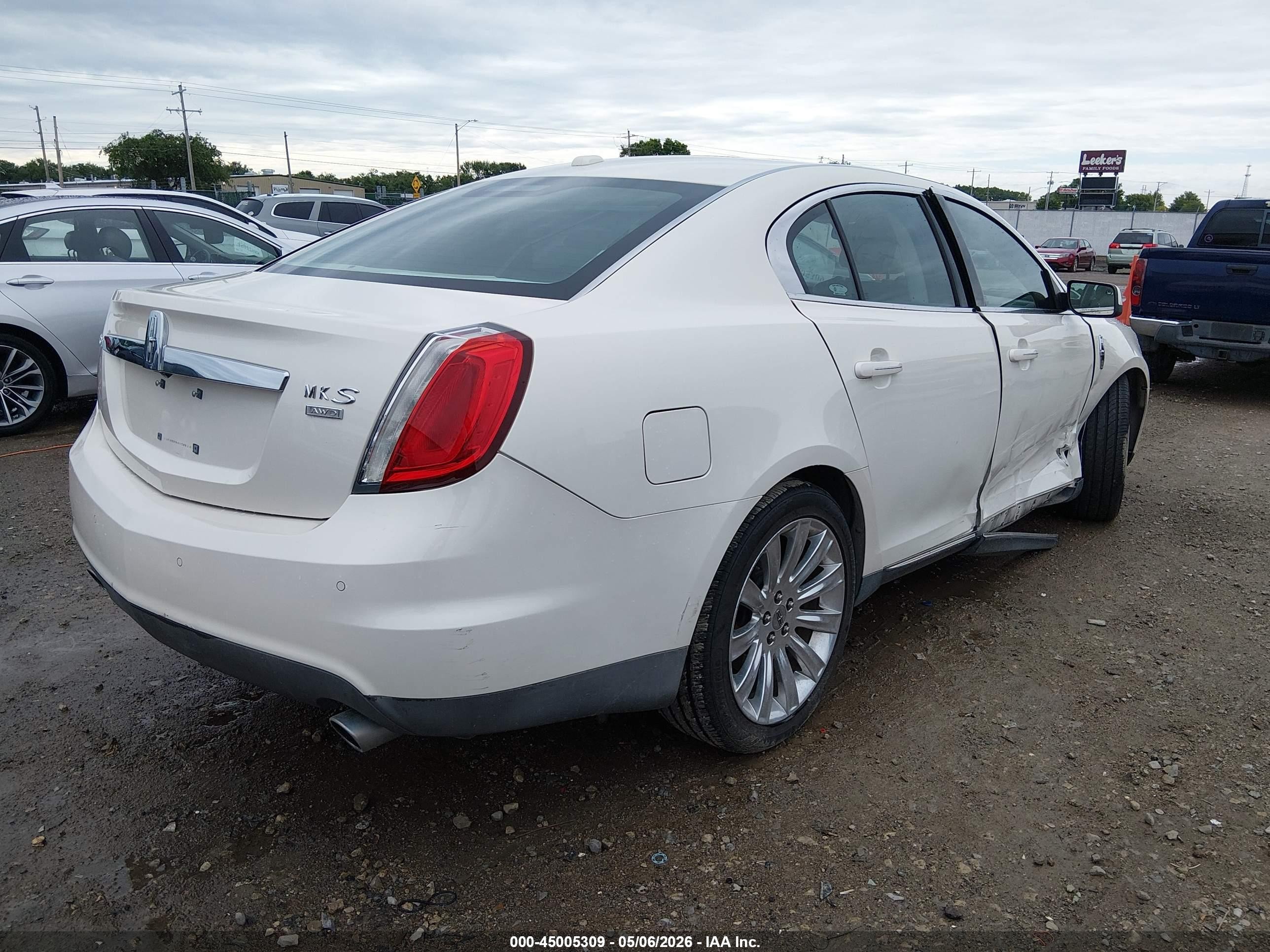 2009 Lincoln Mks   White vin: 1LNHM94R69G635650