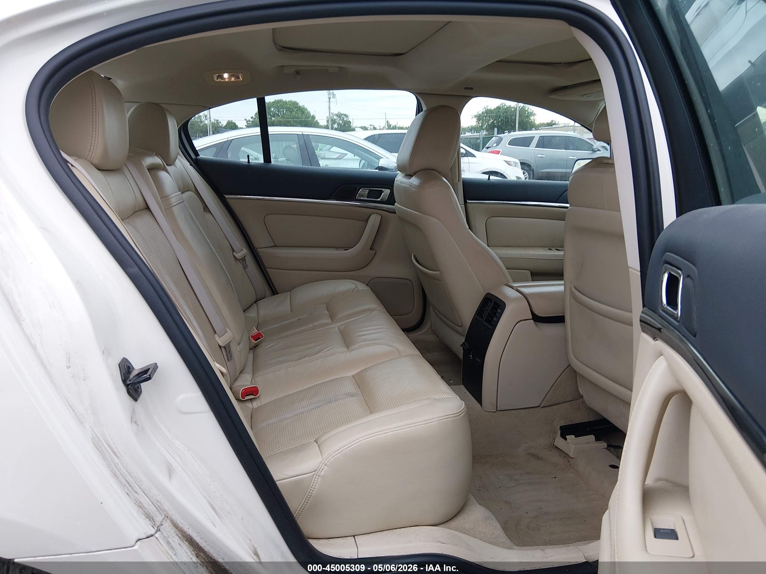 2009 Lincoln Mks   White vin: 1LNHM94R69G635650
