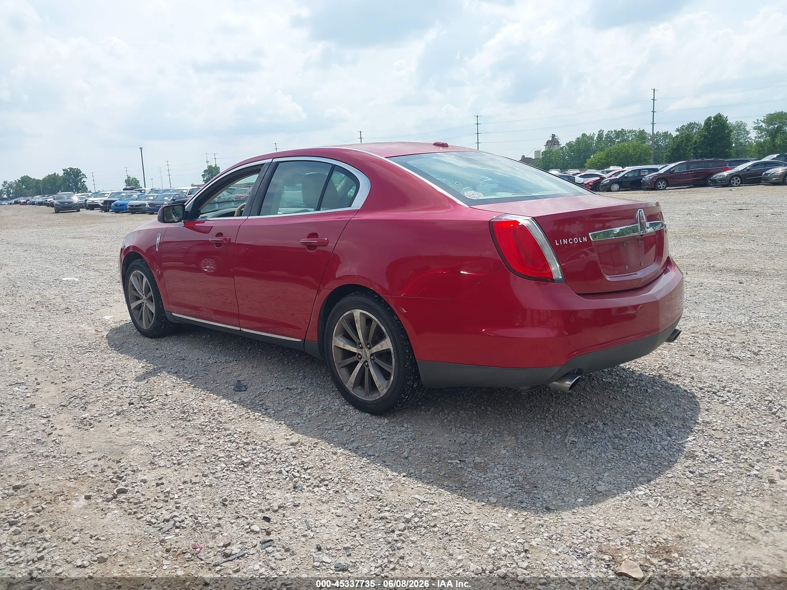 2009 Lincoln Mks   Red vin: 1LNHM94R79G606254