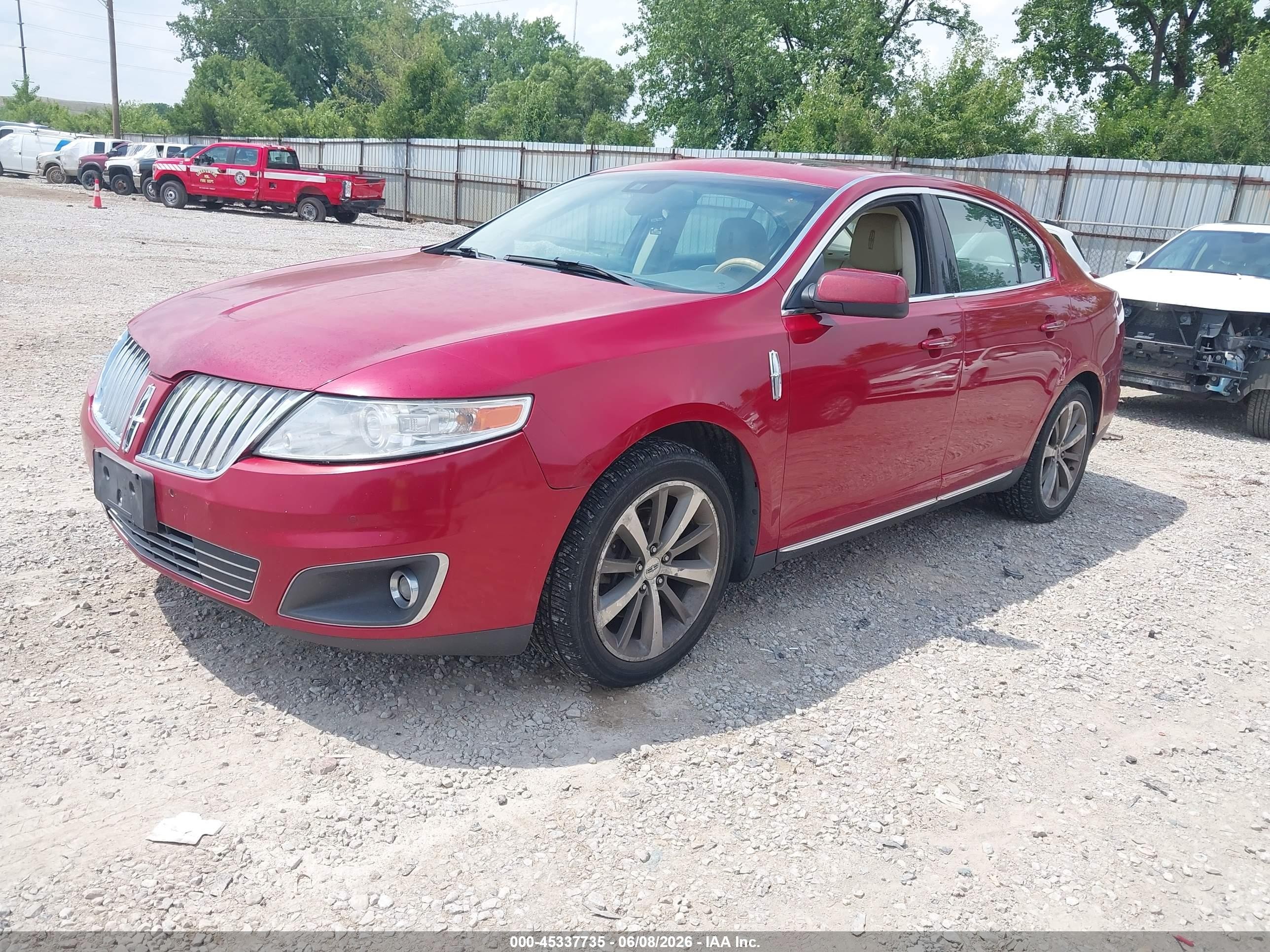 2009 Lincoln Mks   Red vin: 1LNHM94R79G606254