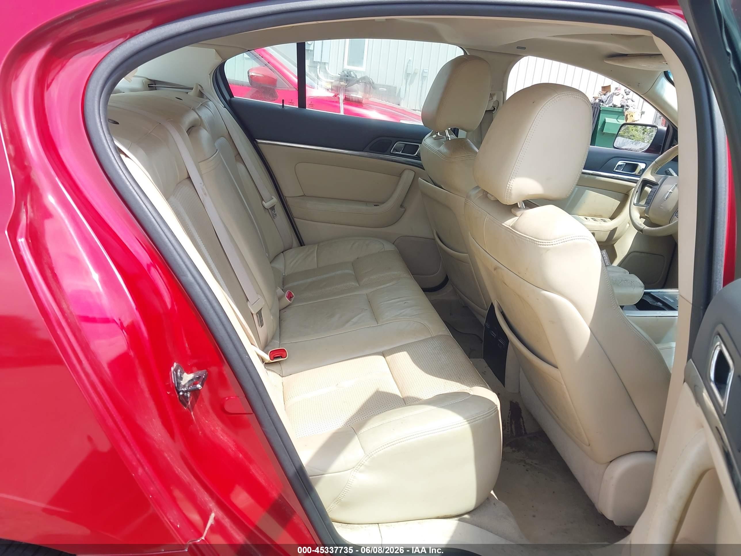 2009 Lincoln Mks   Red vin: 1LNHM94R79G606254