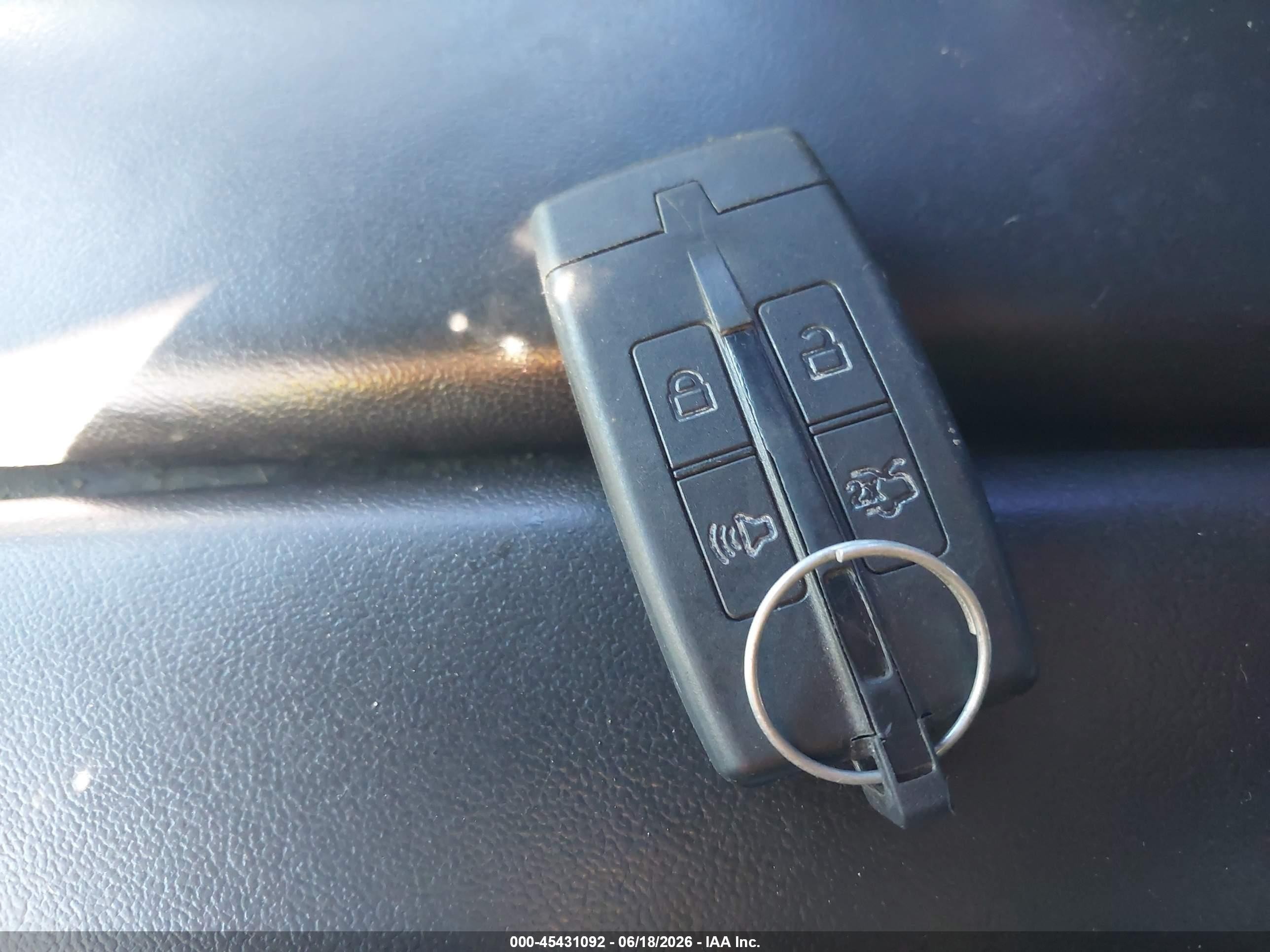 2009 Lincoln Mks   Dark Blue vin: 1LNHM94RX9G608922