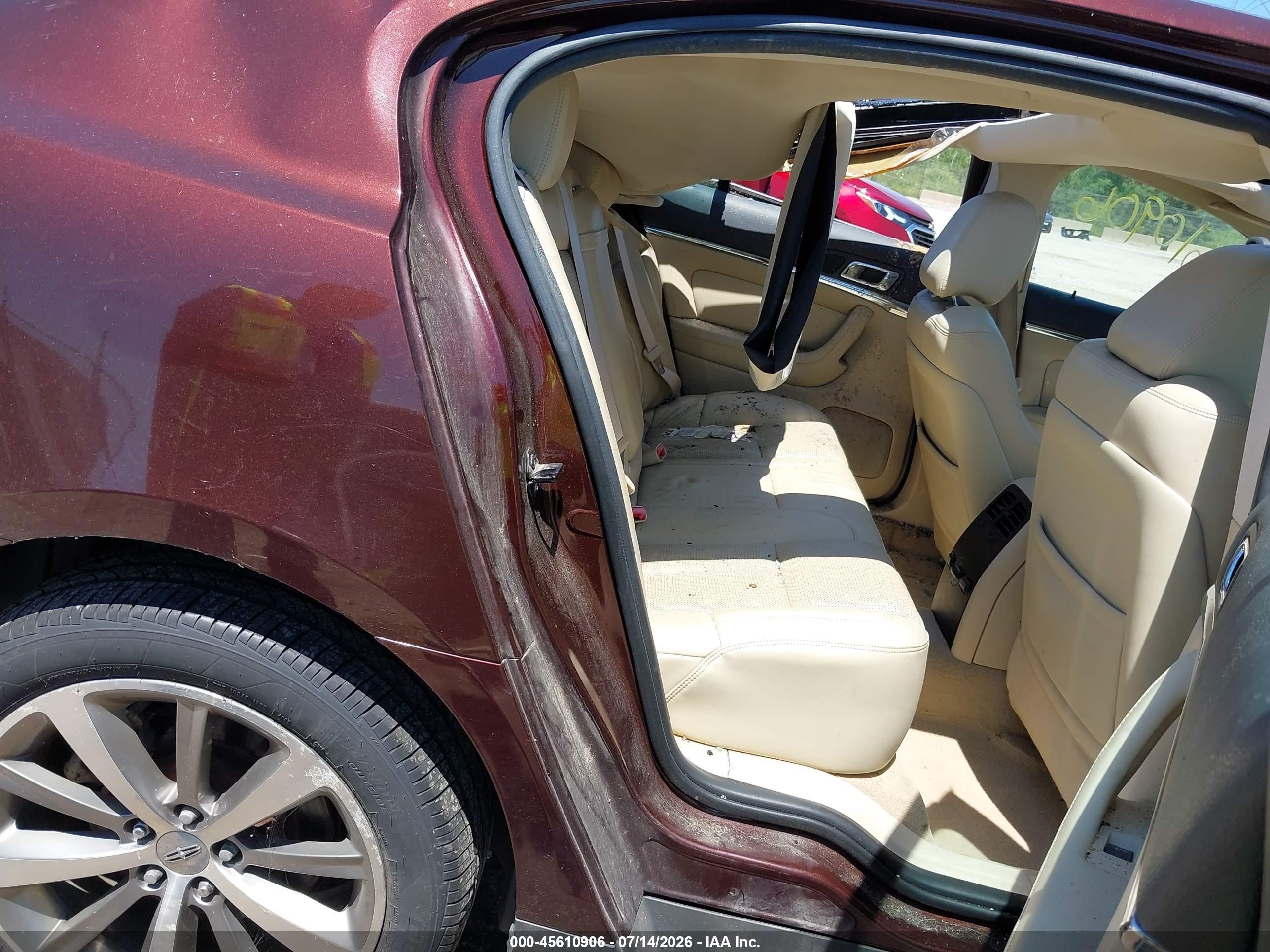 2009 Lincoln Mks   Burgundy vin: 1LNHM94RX9G629592