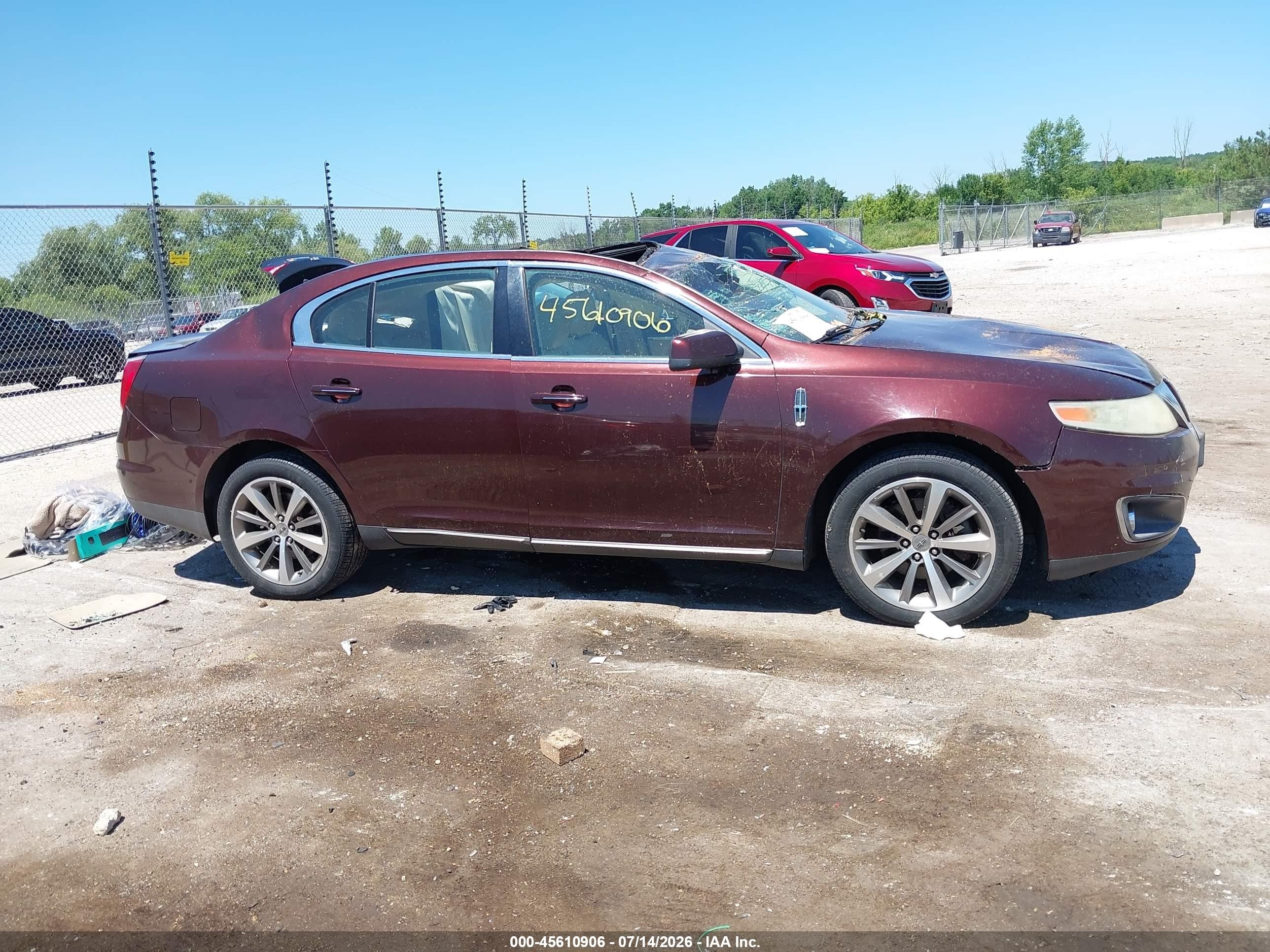2009 Lincoln Mks   Burgundy vin: 1LNHM94RX9G629592