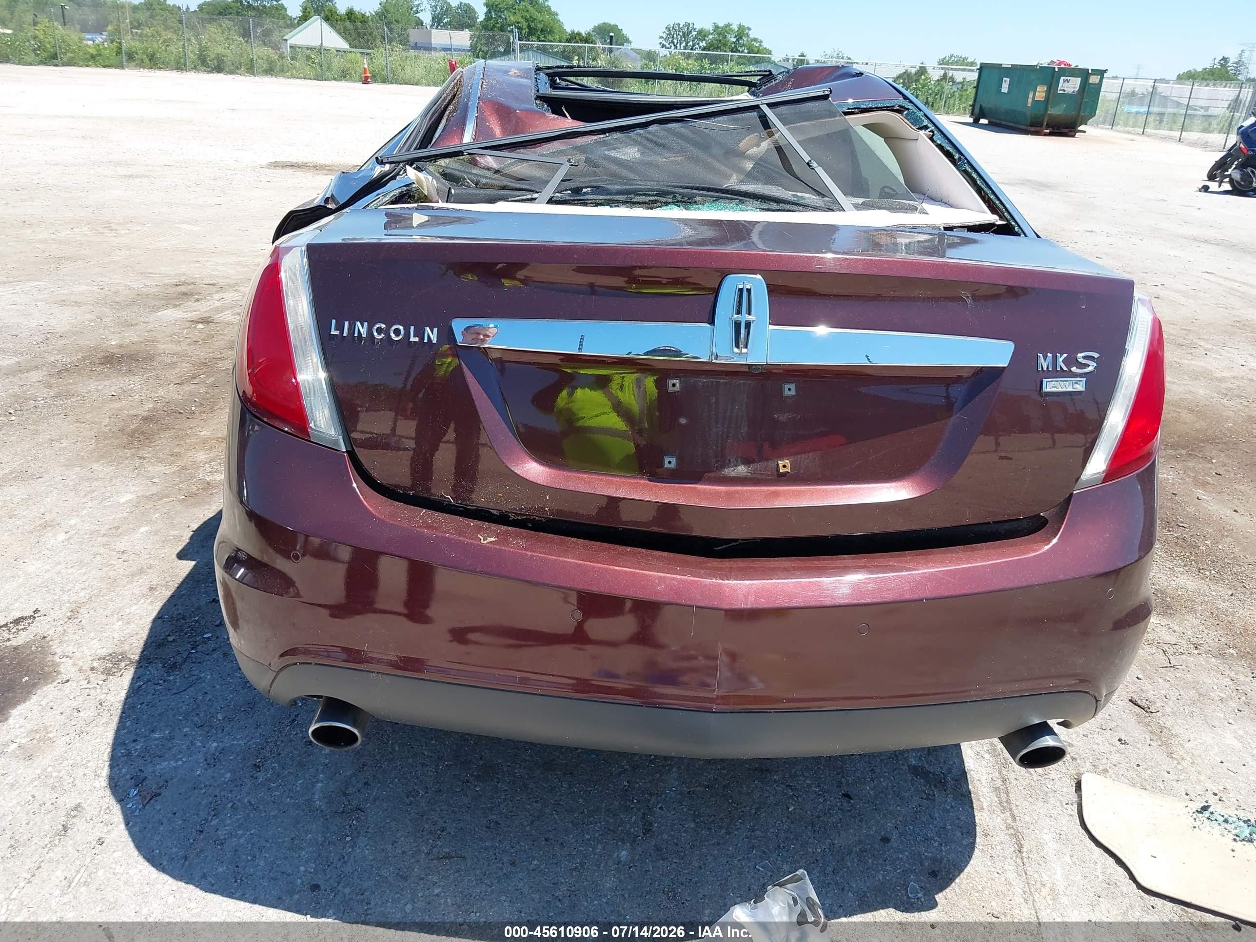 2009 Lincoln Mks   Burgundy vin: 1LNHM94RX9G629592