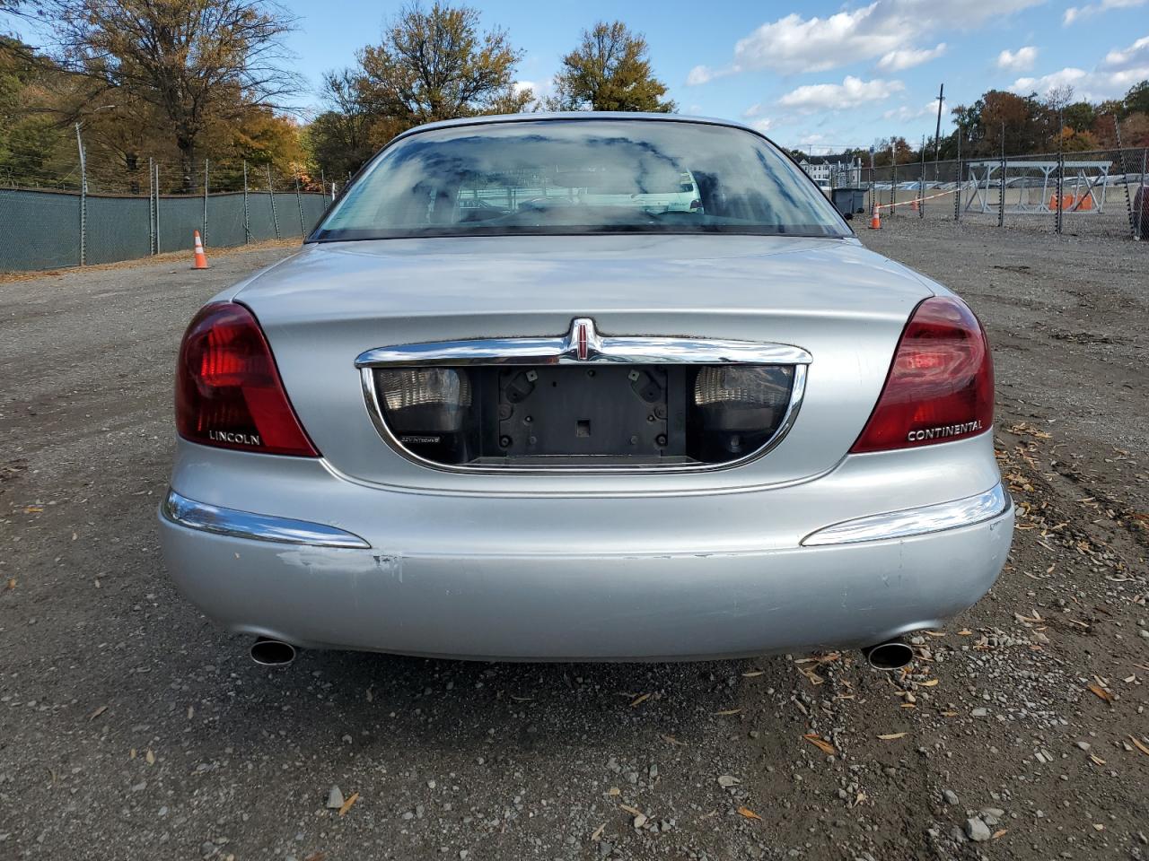 1999 Lincoln Continental Серебряный vin: 1LNHM97V0XY656705