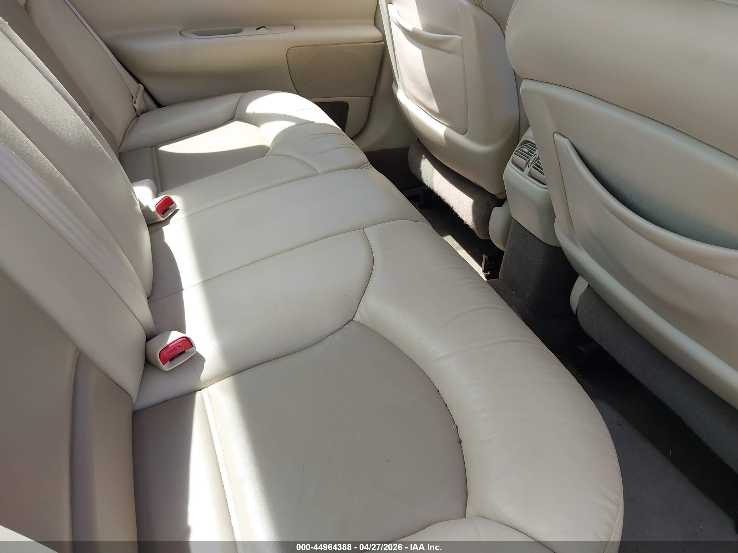 1999 Lincoln Continental   Burgundy vin: 1LNHM97V0XY682270