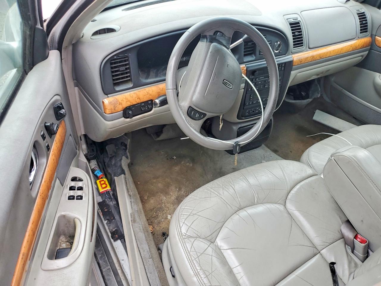 2000 Lincoln Continental Silver vin: 1LNHM97V0YY874645