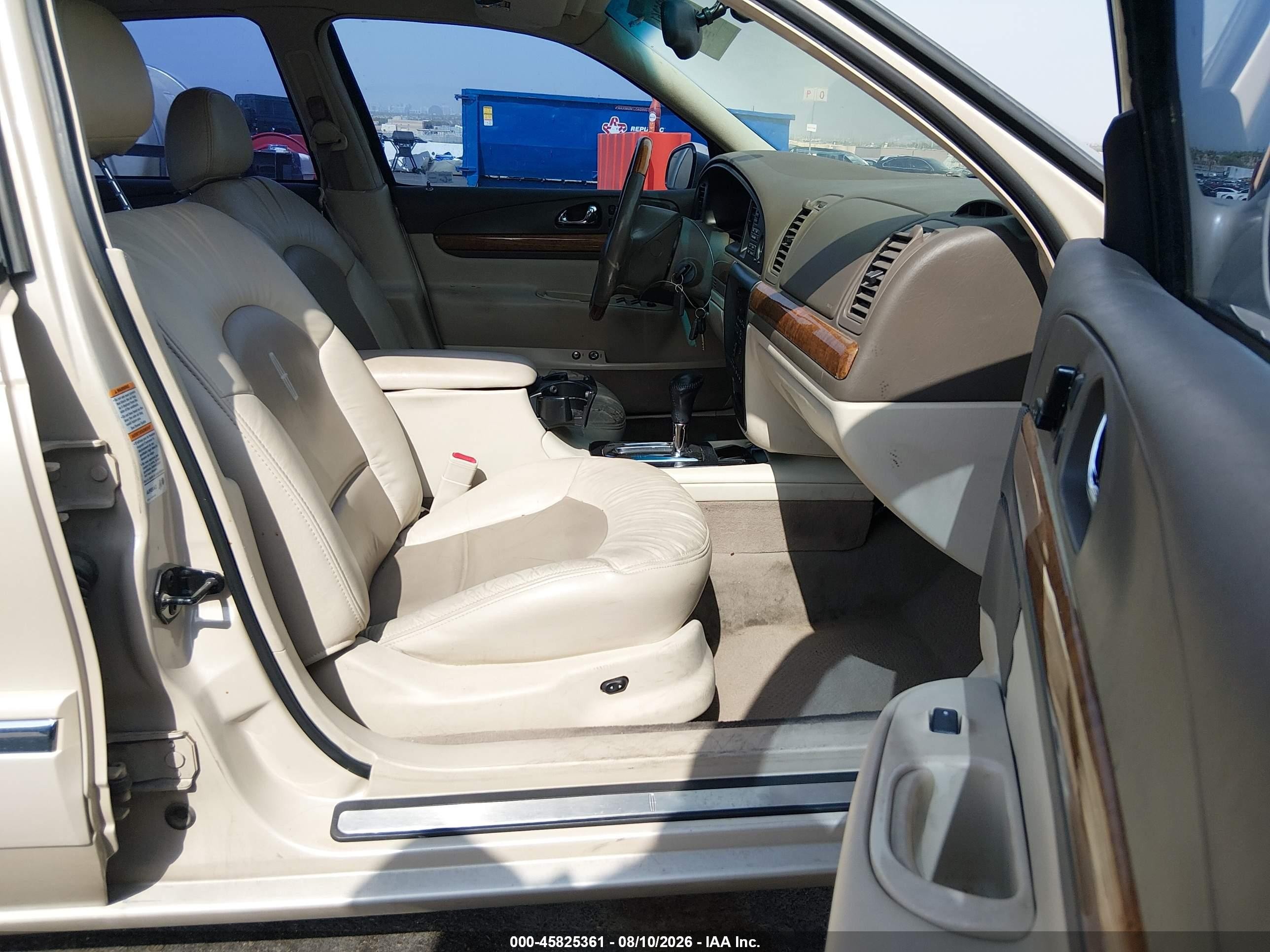 2001 Lincoln Continental   Beige vin: 1LNHM97V41Y600418