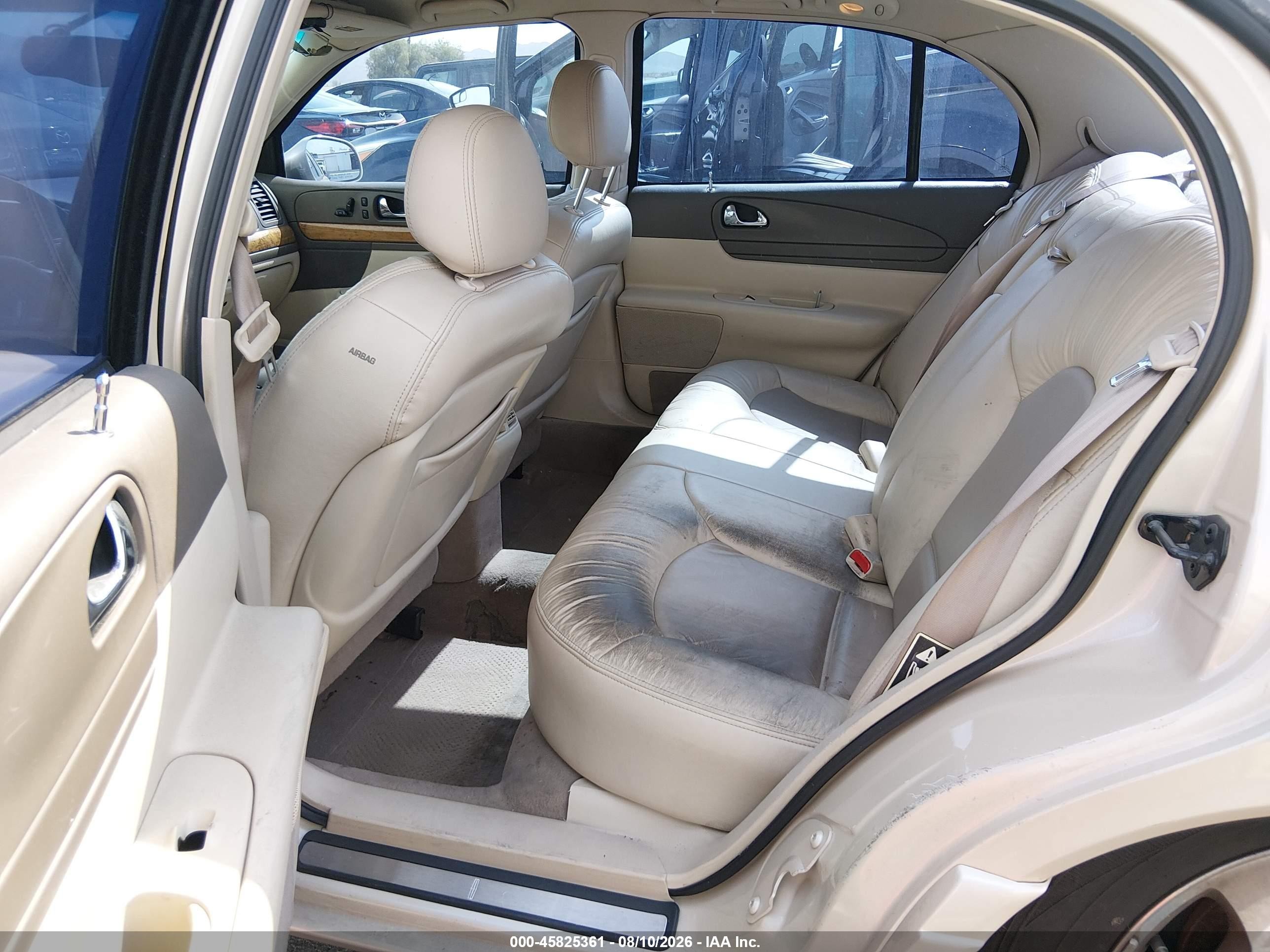 2001 Lincoln Continental   Beige vin: 1LNHM97V41Y600418