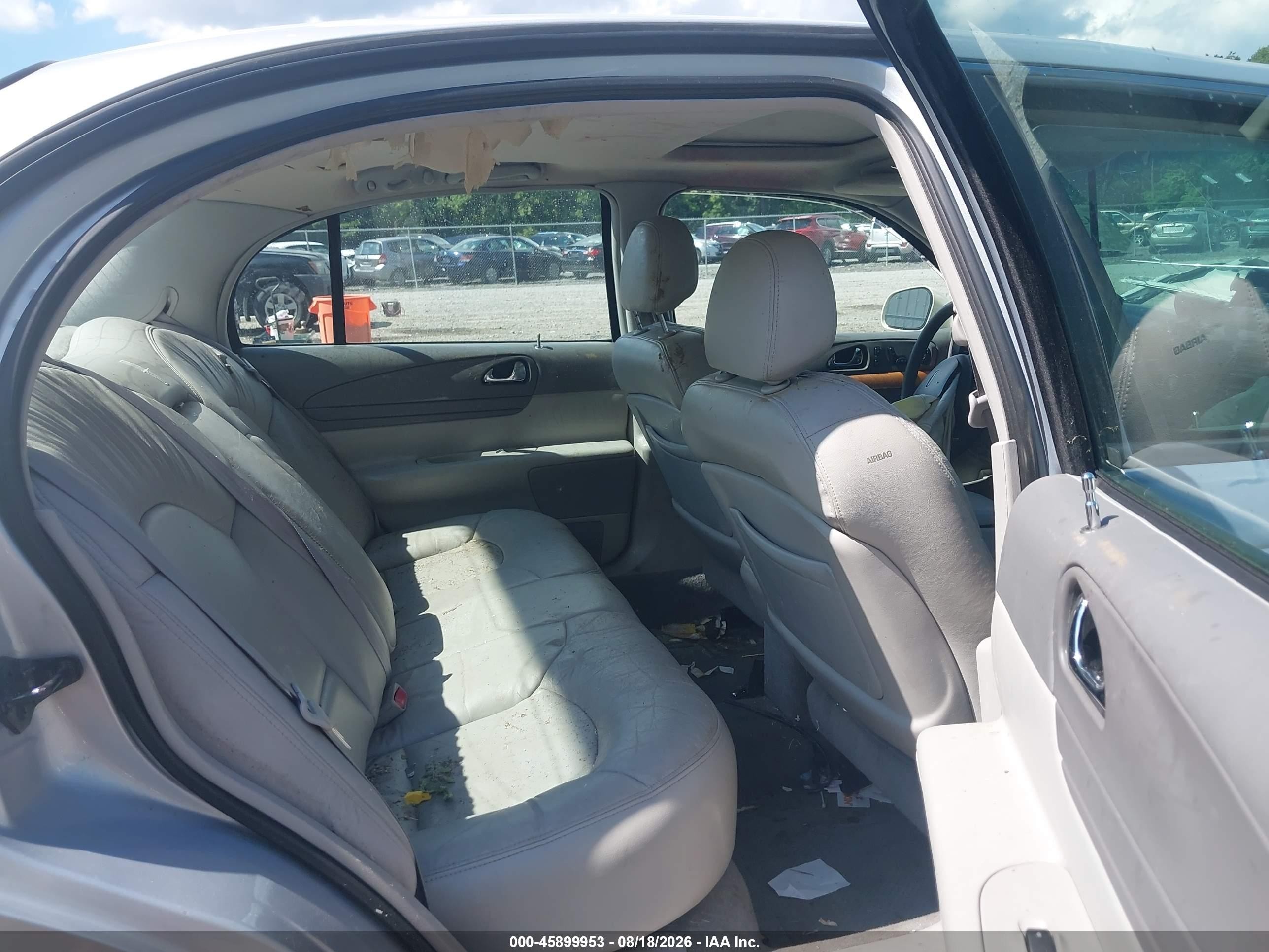 2002 Lincoln Continental   Silver vin: 1LNHM97V52Y616922