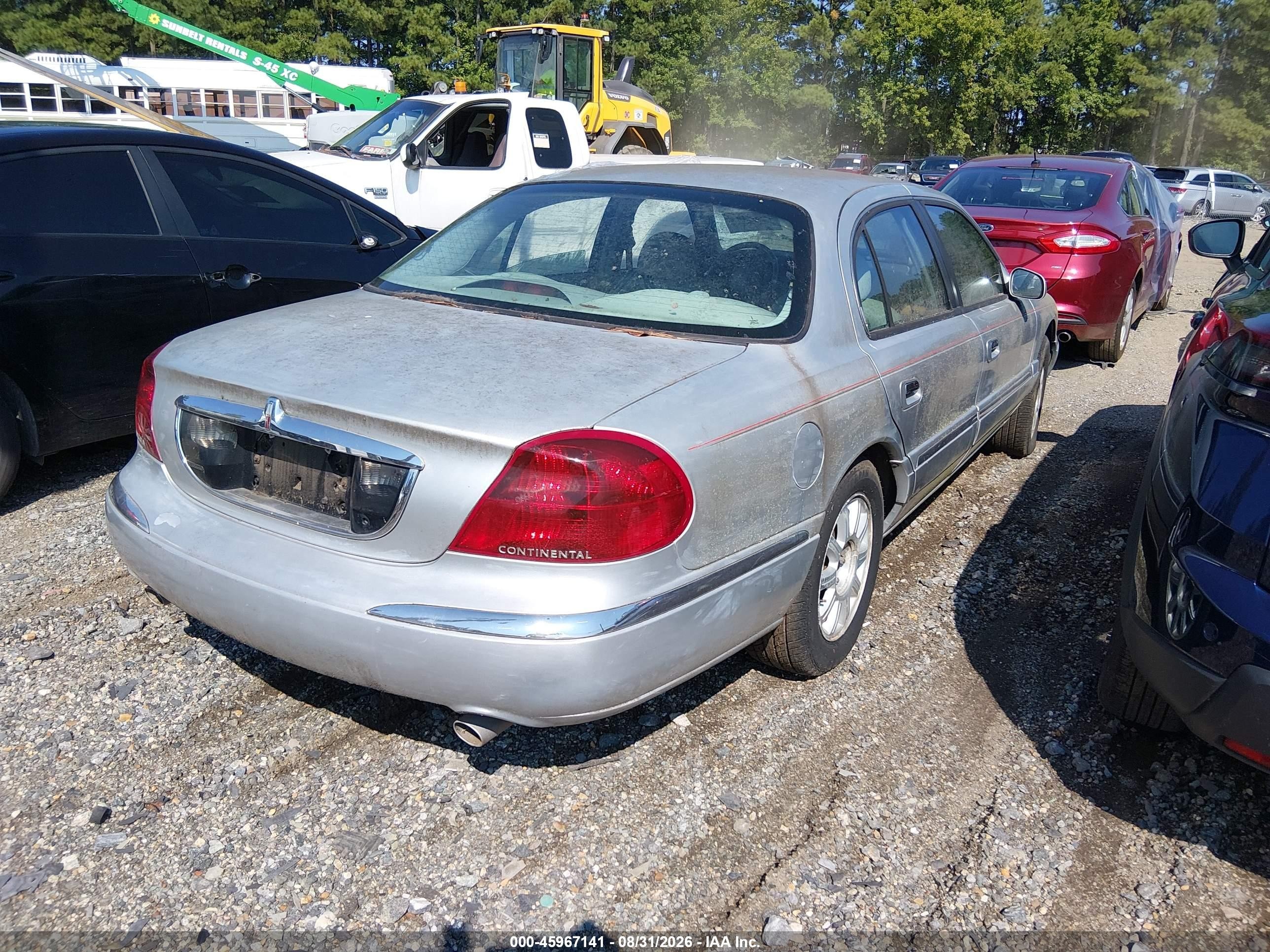 2001 Lincoln Continental   Silver vin: 1LNHM97V61Y670602