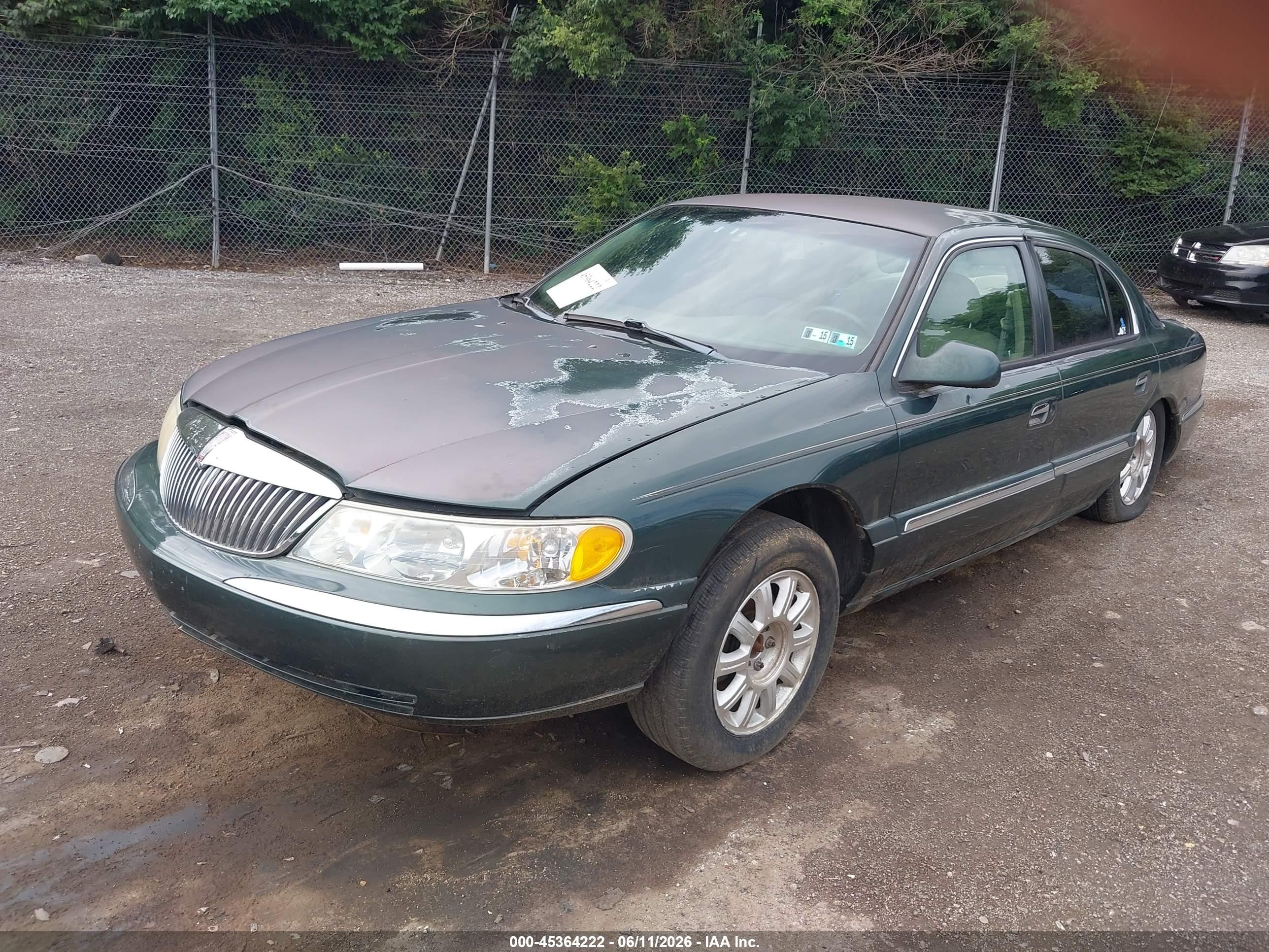 2001 Lincoln Continental   Green vin: 1LNHM97V71Y695850