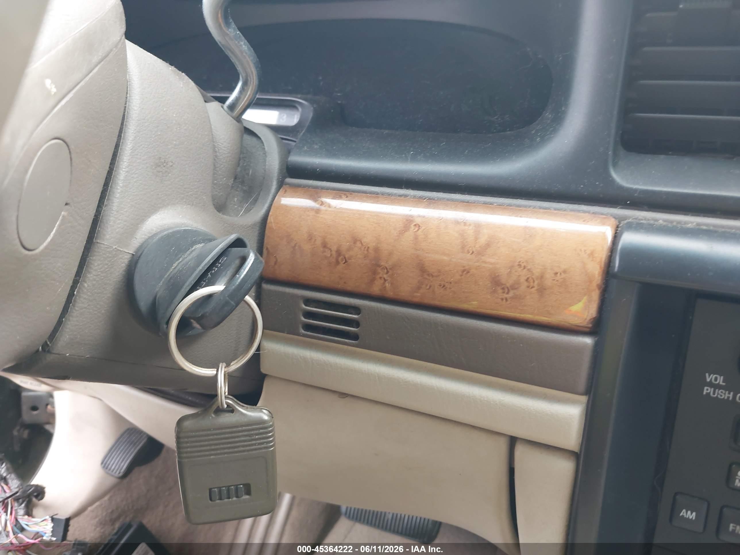 2001 Lincoln Continental   Green vin: 1LNHM97V71Y695850