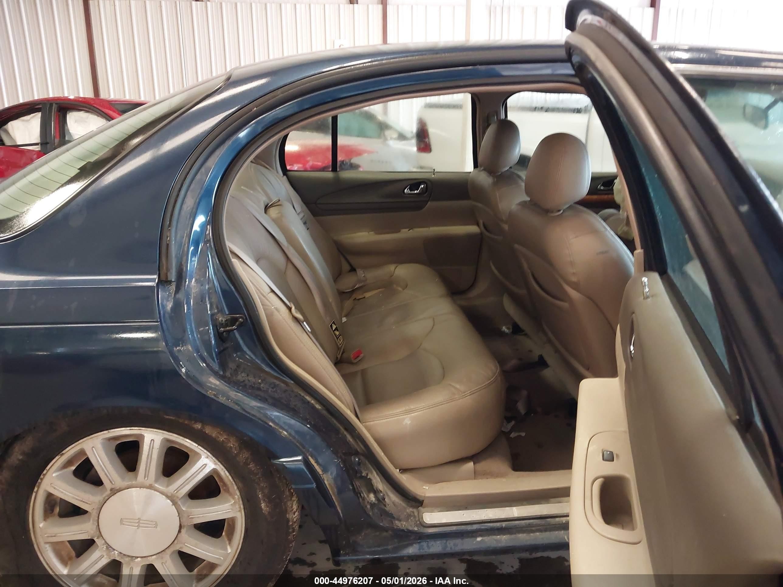 2002 Lincoln Continental   Dark Blue vin: 1LNHM97V72Y683327