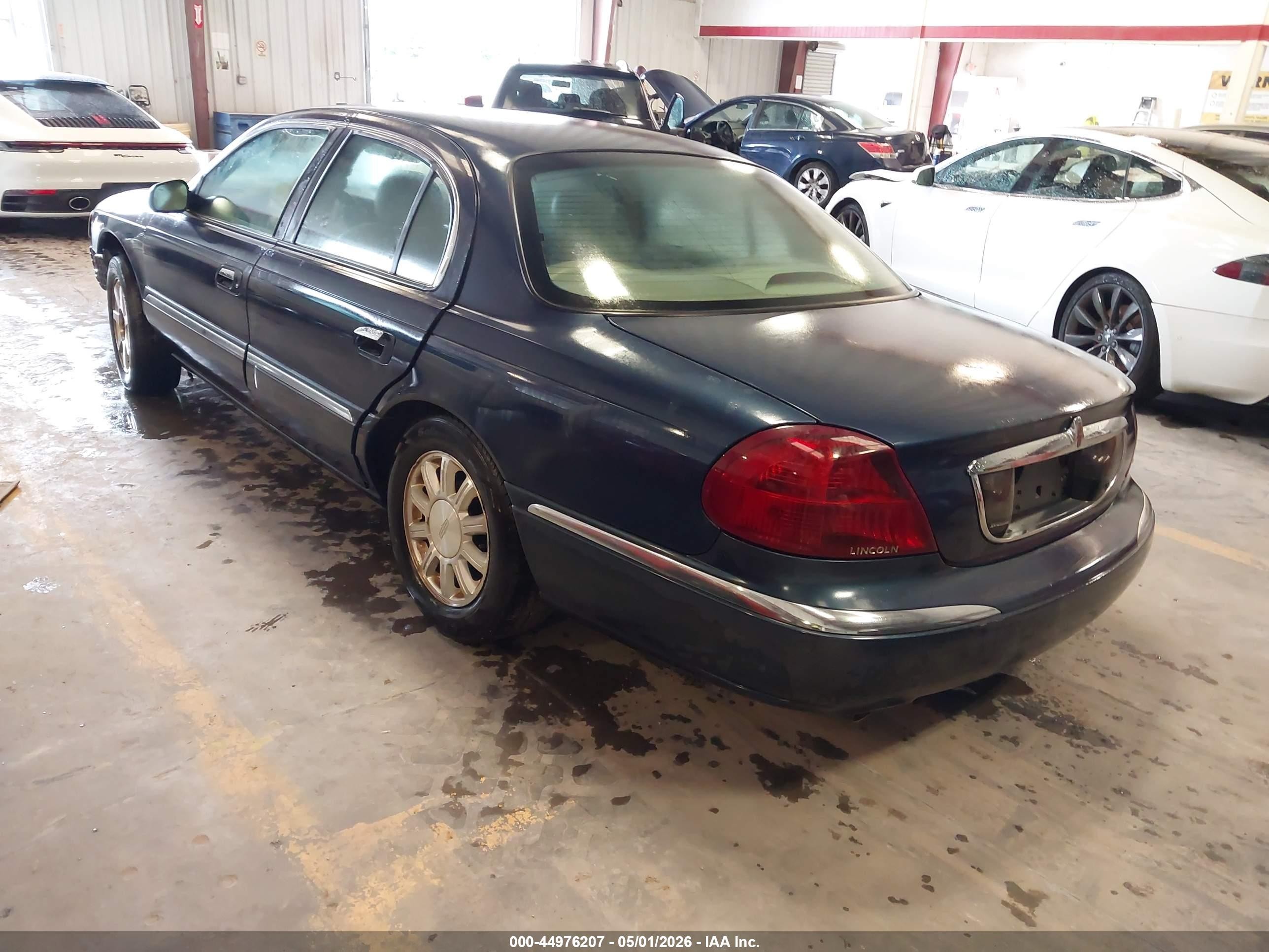 2002 Lincoln Continental   Dark Blue vin: 1LNHM97V72Y683327