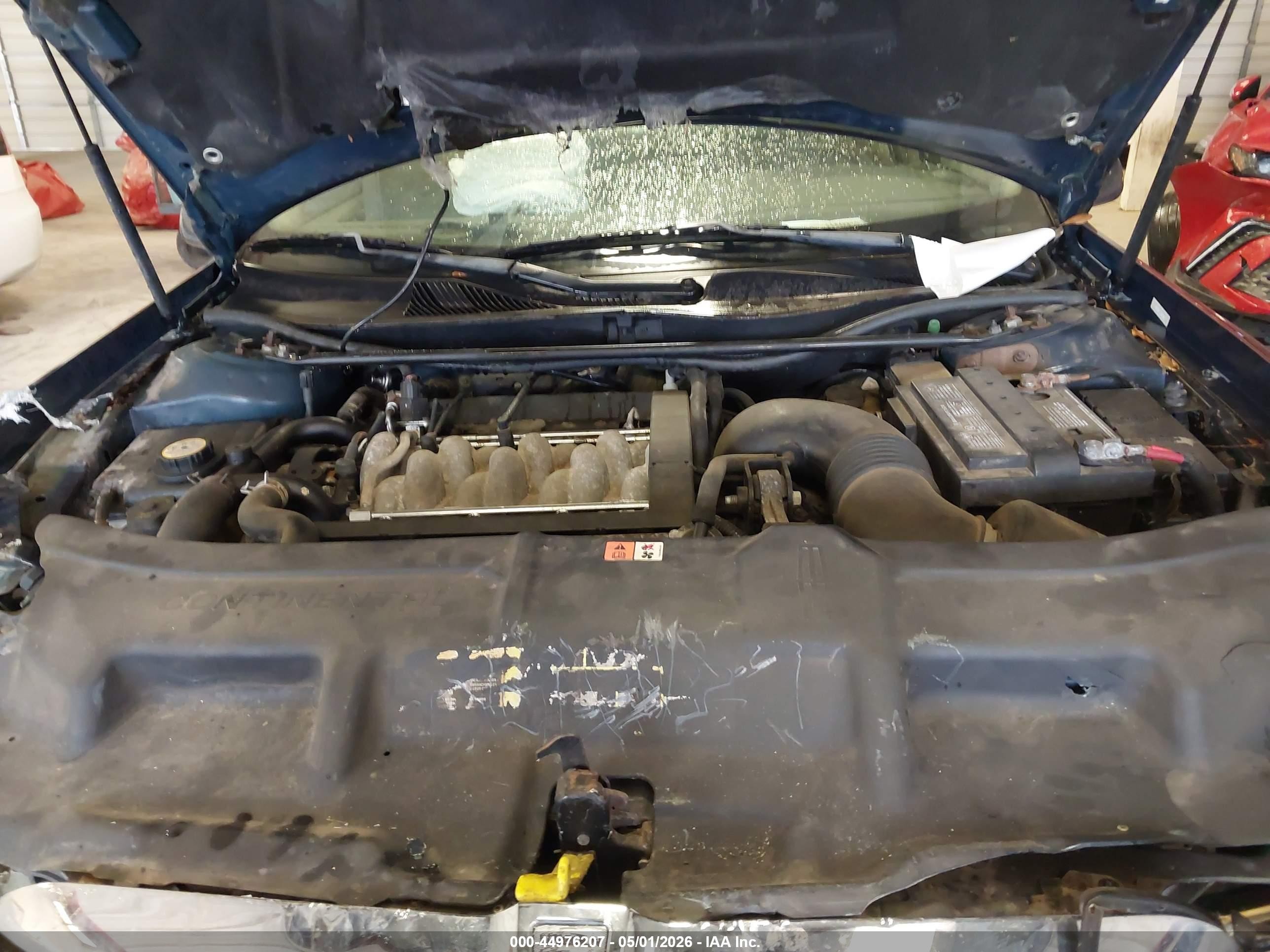 2002 Lincoln Continental   Dark Blue vin: 1LNHM97V72Y683327