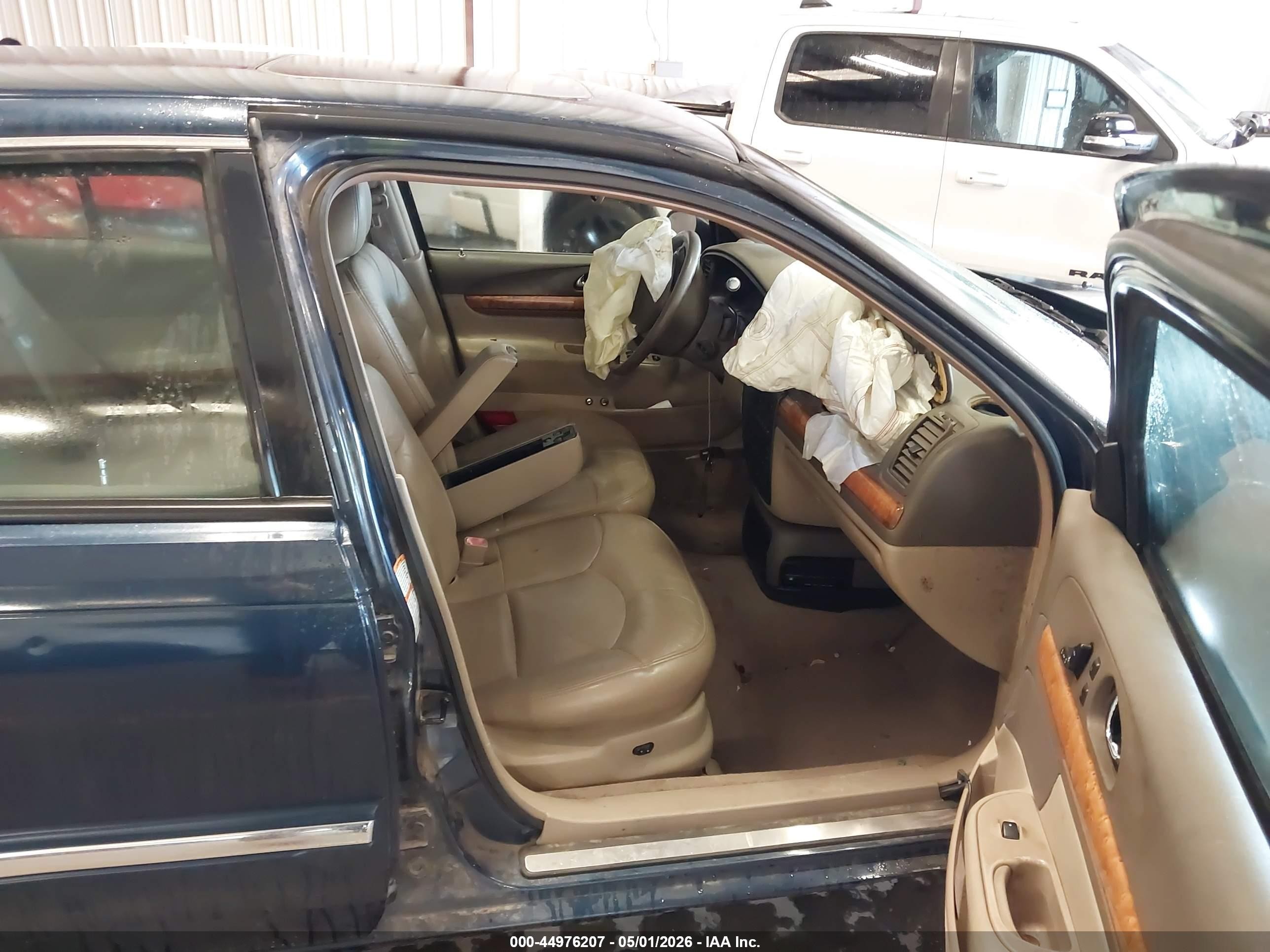 2002 Lincoln Continental   Dark Blue vin: 1LNHM97V72Y683327