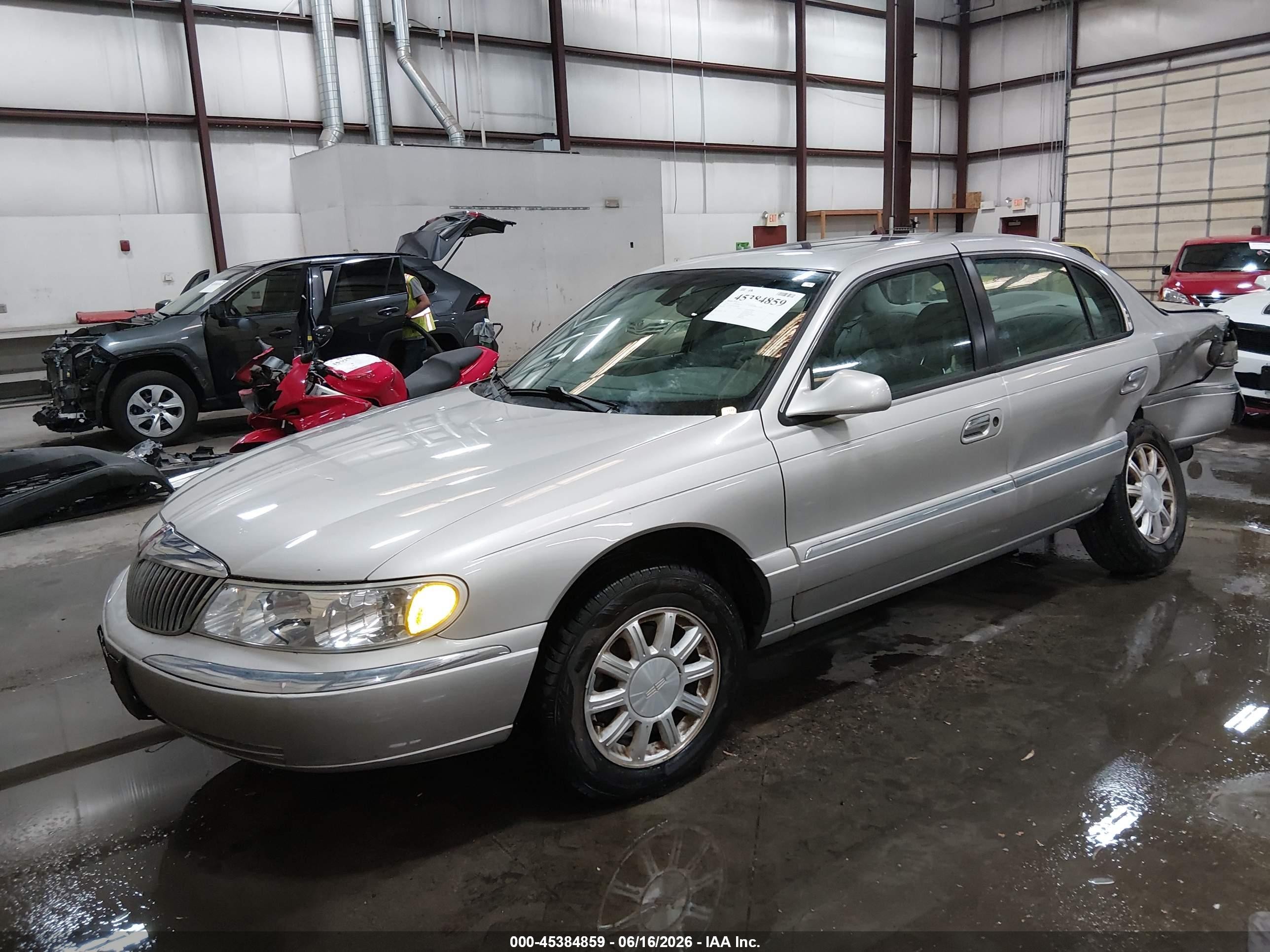 2002 Lincoln Continental   Gray vin: 1LNHM97V82Y684888