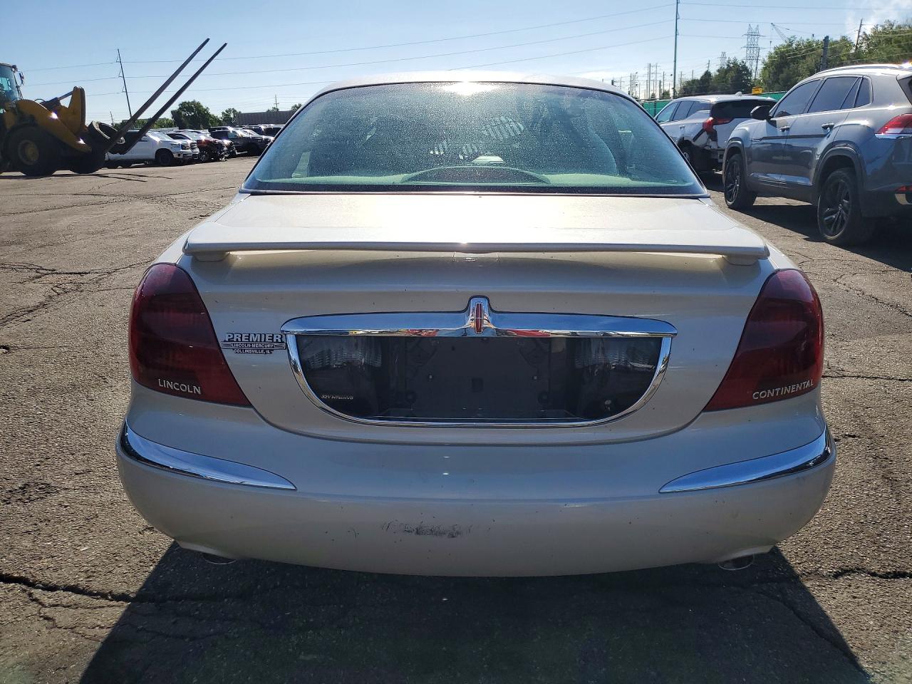 2002 Lincoln Continental Cream vin: 1LNHM97V92Y600531