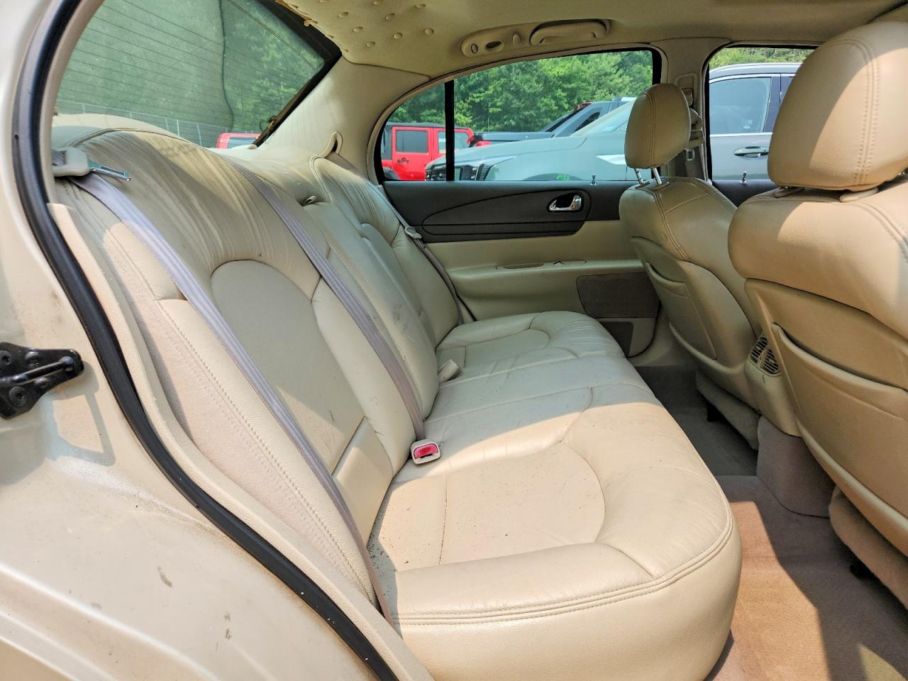 2002 Lincoln Continental Beige vin: 1LNHM97V92Y691963