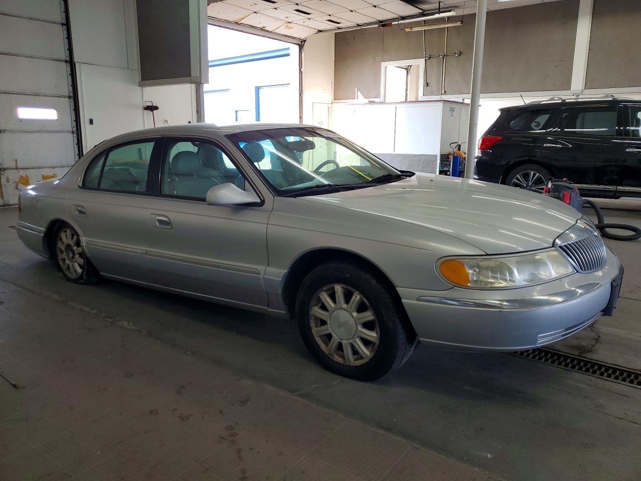 2000 Lincoln Continental Gray vin: 1LNHM97VXYY785682