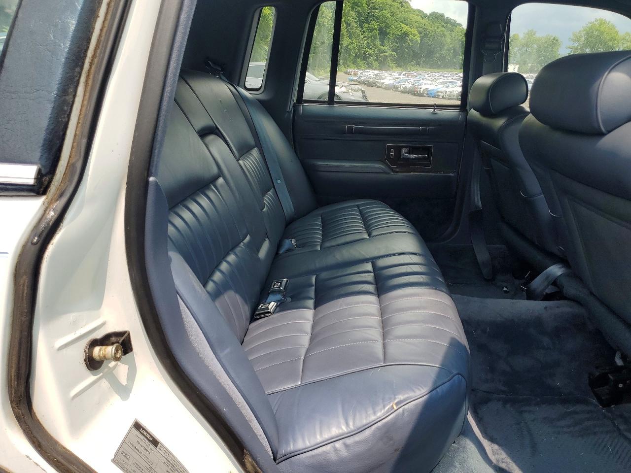 1990 Lincoln Town Car White vin: 1LNLM81F1LY743531