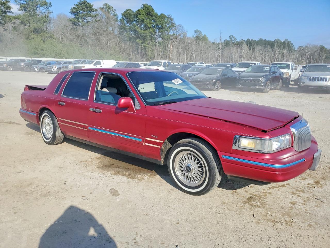 1995 Lincoln Town Car Executive Burgundy vin: 1LNLM81W0SY713631