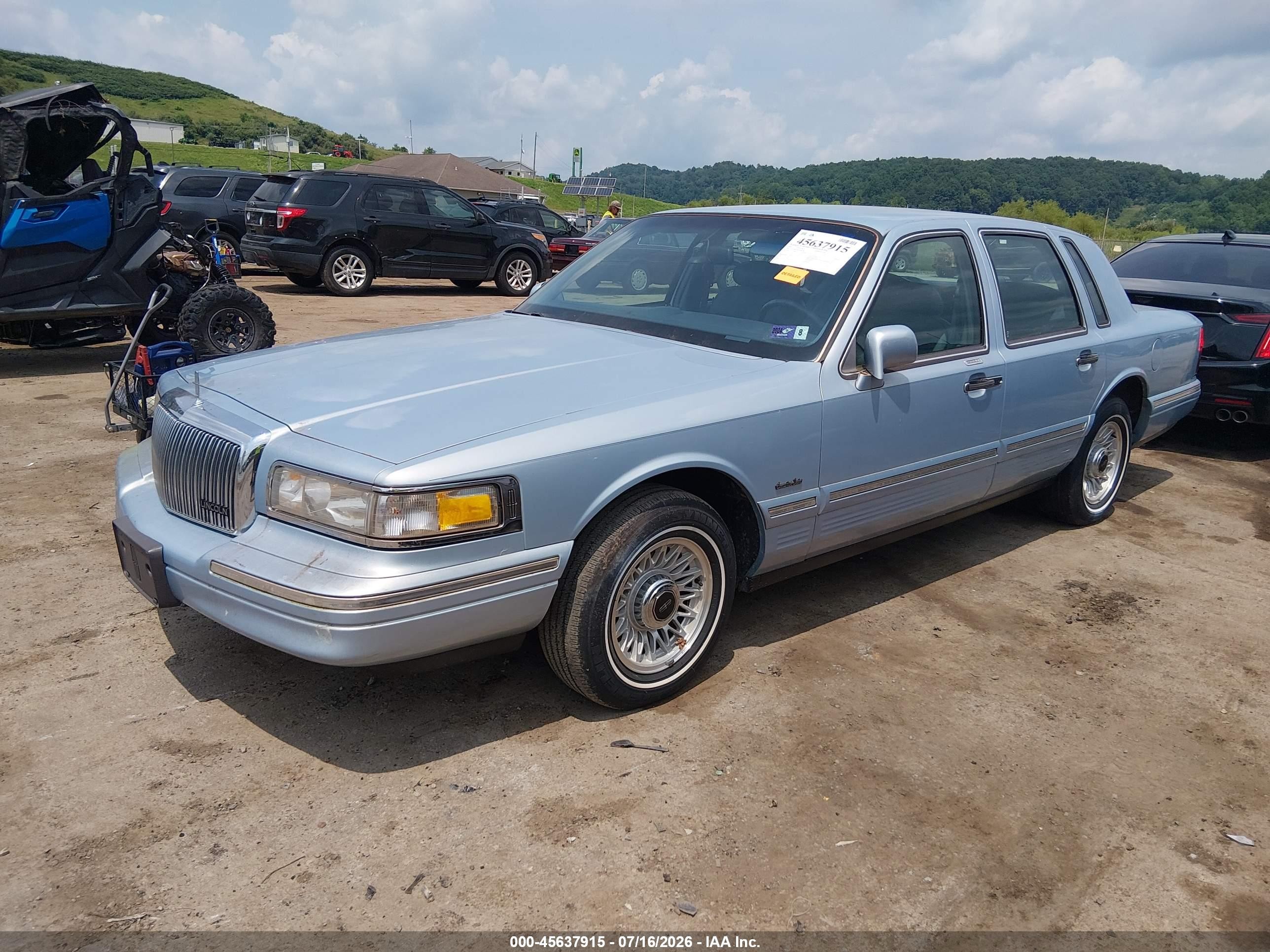 1997 Lincoln Town Car Executive Light Blue vin: 1LNLM81W0VY606180
