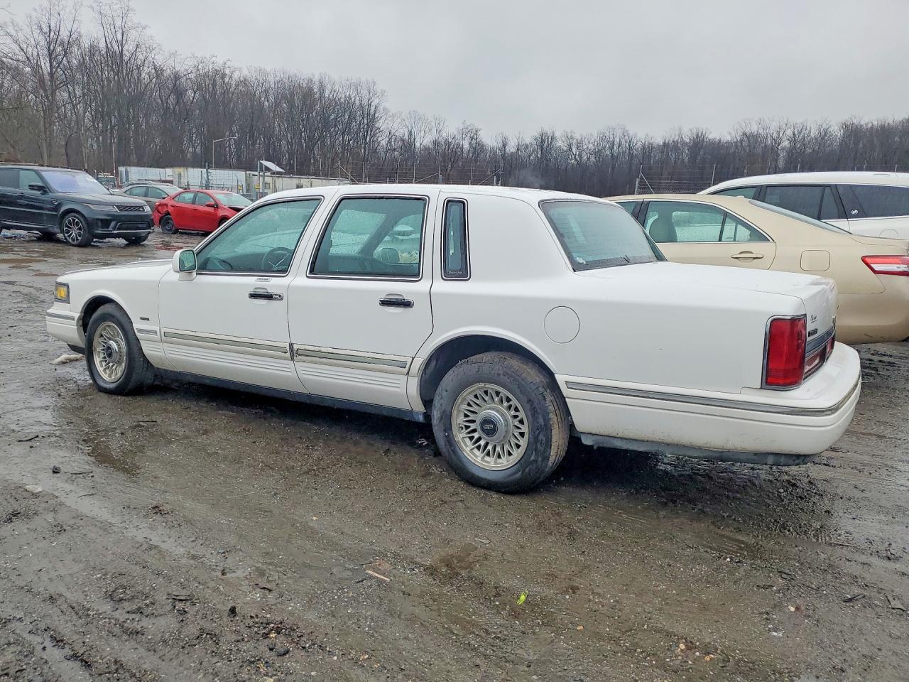 1995 Lincoln Town Car Executive Белый vin: 1LNLM81W1SY619578