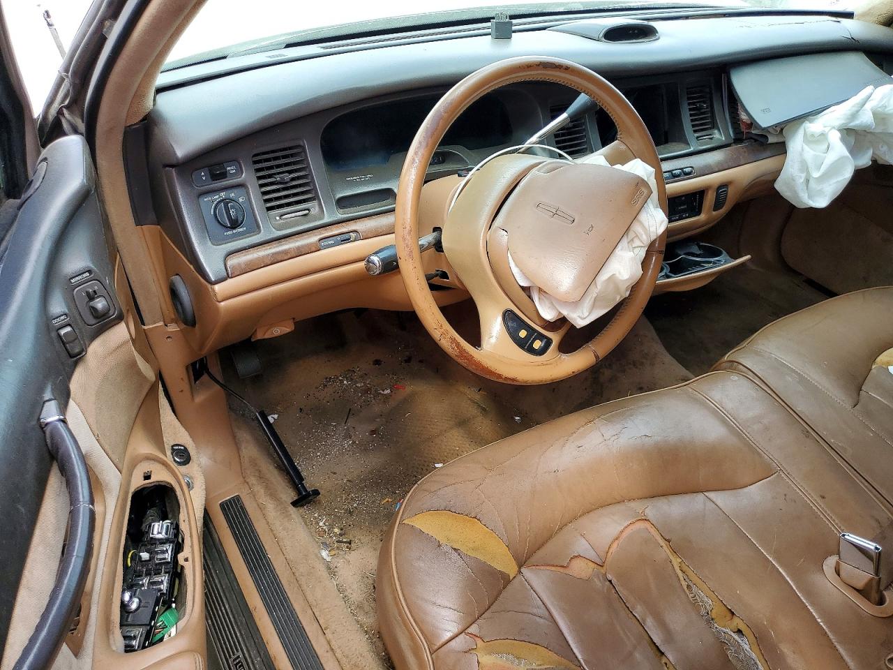 1995 Lincoln Town Car Executive Бежевый vin: 1LNLM81W1SY671793