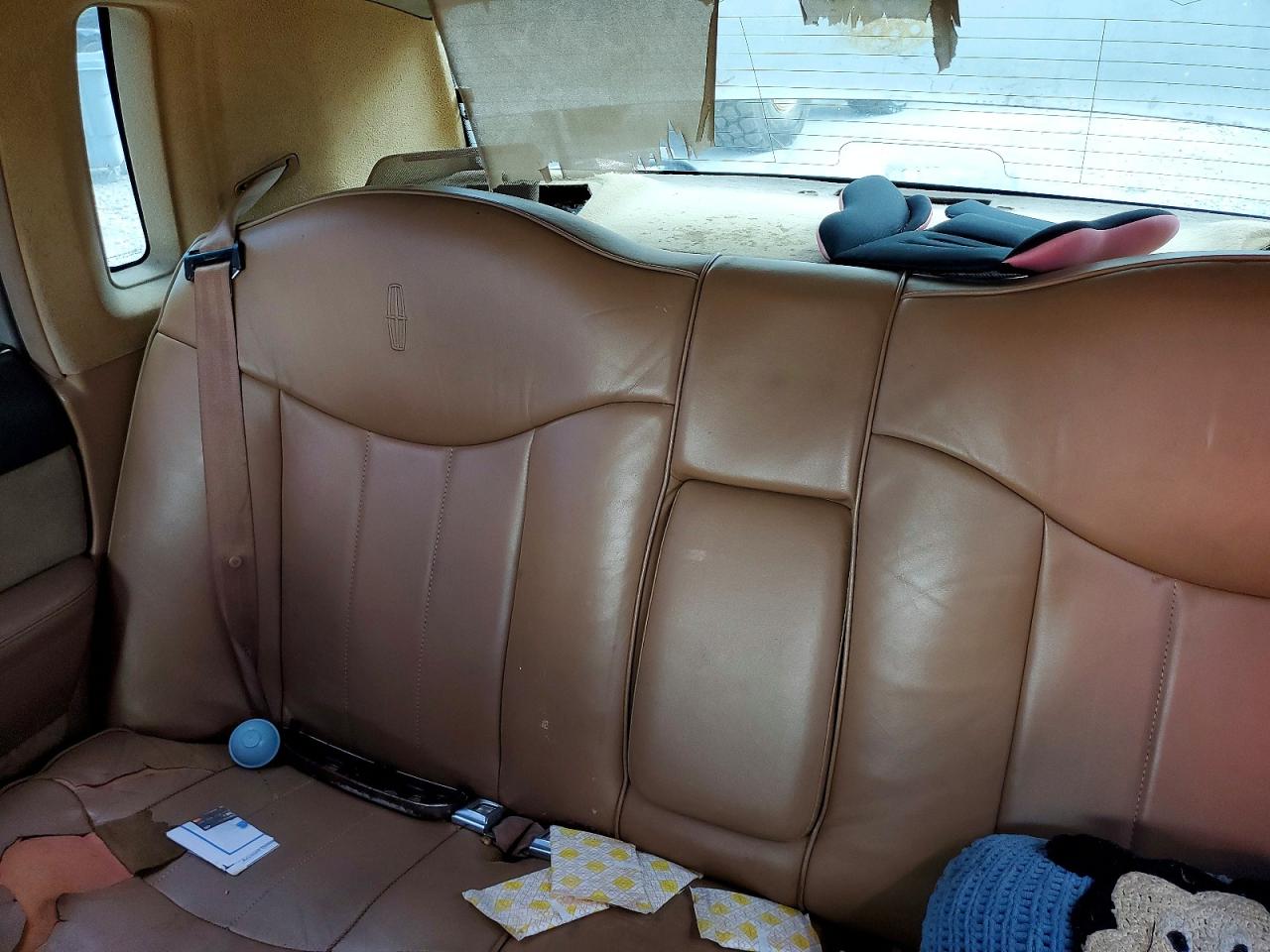 1995 Lincoln Town Car Executive Бежевый vin: 1LNLM81W1SY671793