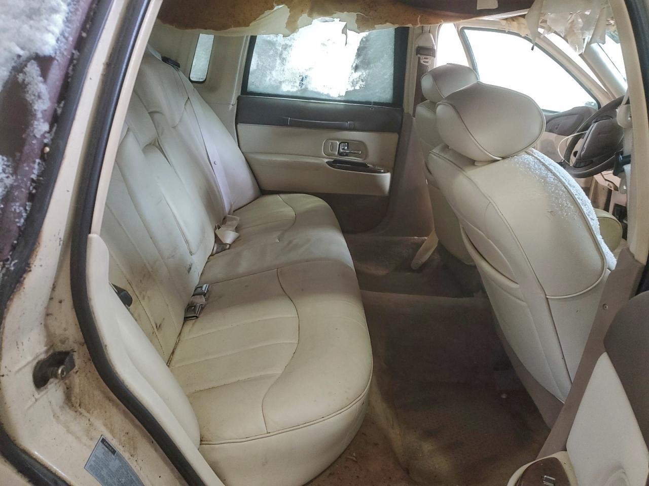 1997 Lincoln Town Car Executive Beige vin: 1LNLM81W1VY601022