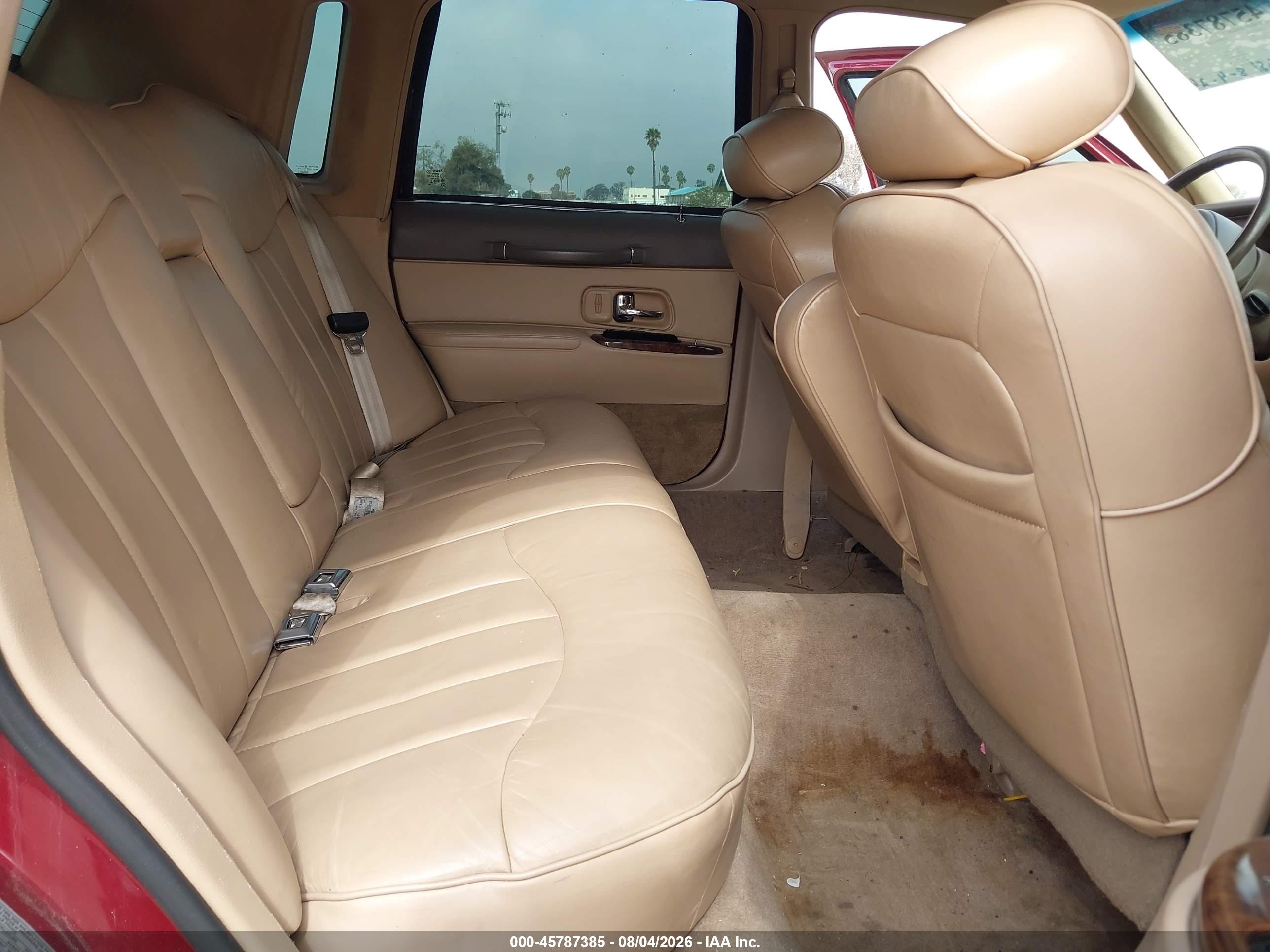 1997 Lincoln Town Car Executive Burgundy vin: 1LNLM81W3VY688857