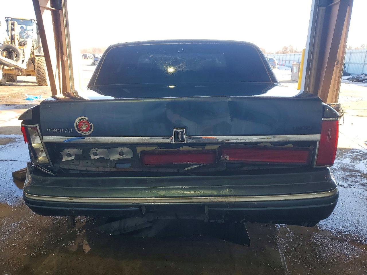 1996 Lincoln Town Car Executive Blue vin: 1LNLM81W4TY624517