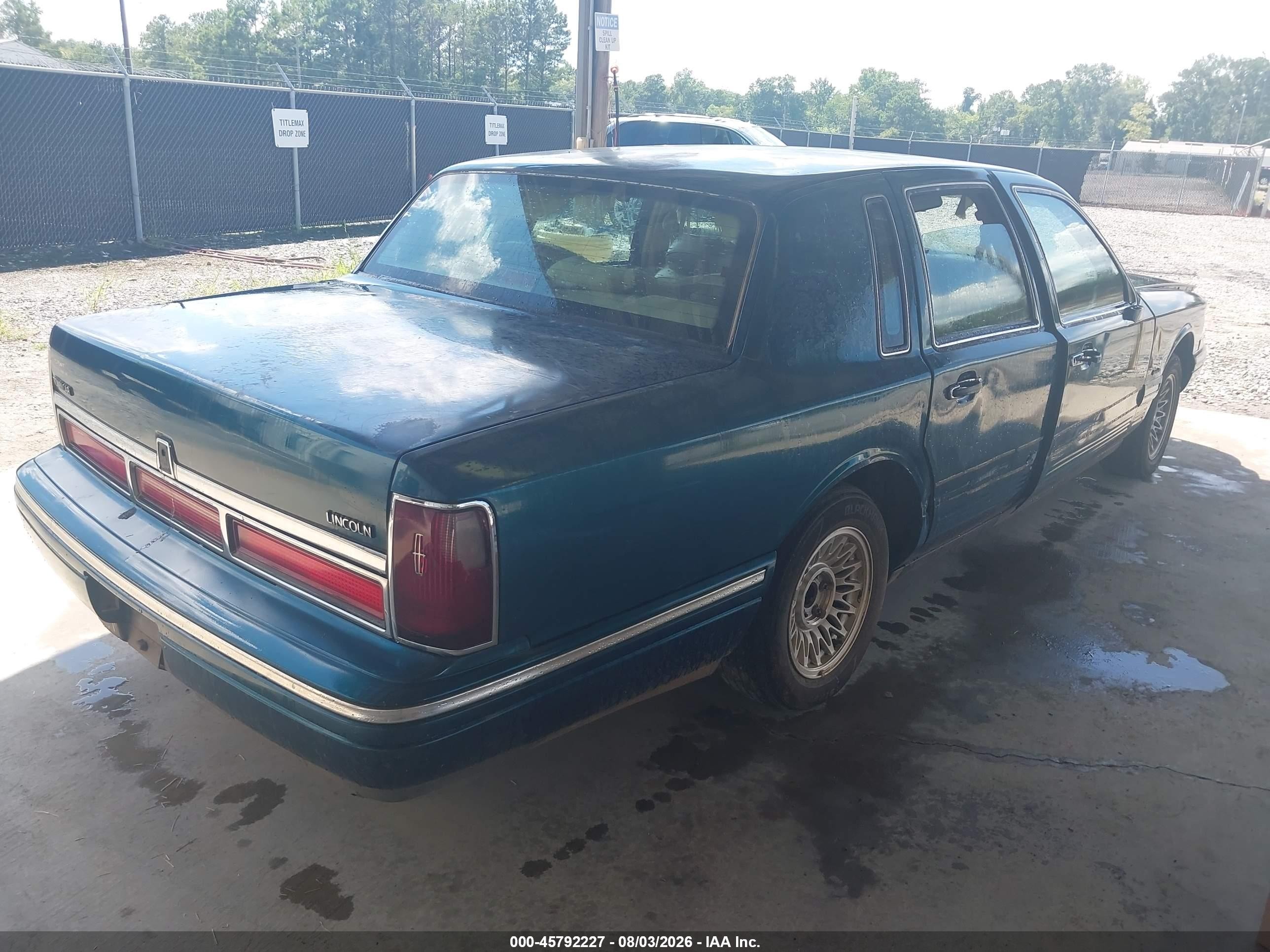1997 Lincoln Town Car Executive Blue vin: 1LNLM81W4VY744000