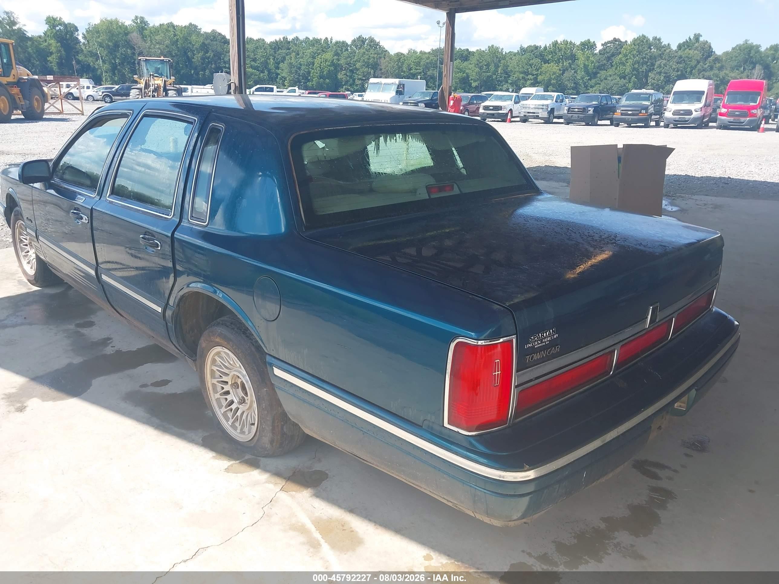 1997 Lincoln Town Car Executive Blue vin: 1LNLM81W4VY744000