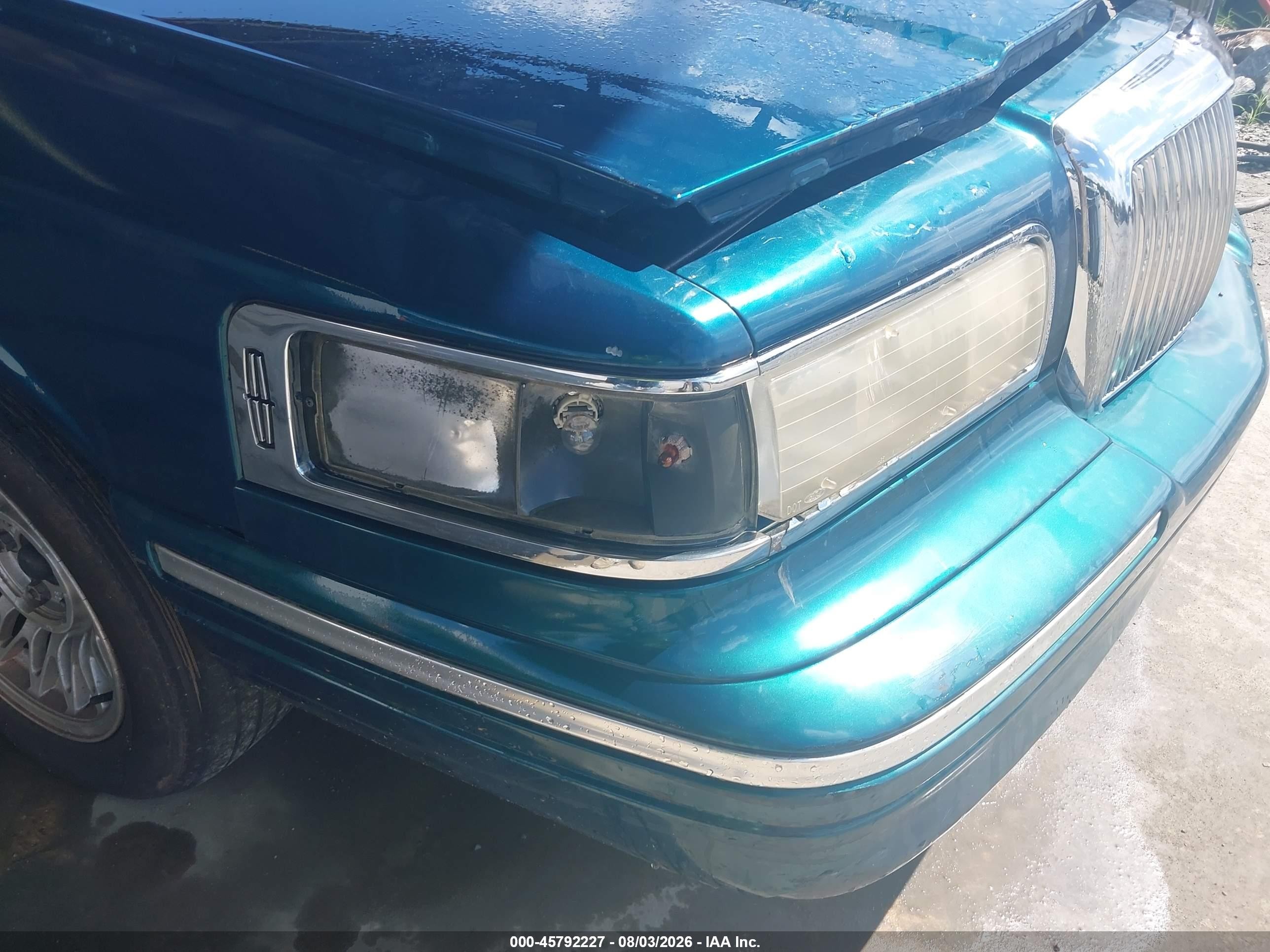 1997 Lincoln Town Car Executive Blue vin: 1LNLM81W4VY744000