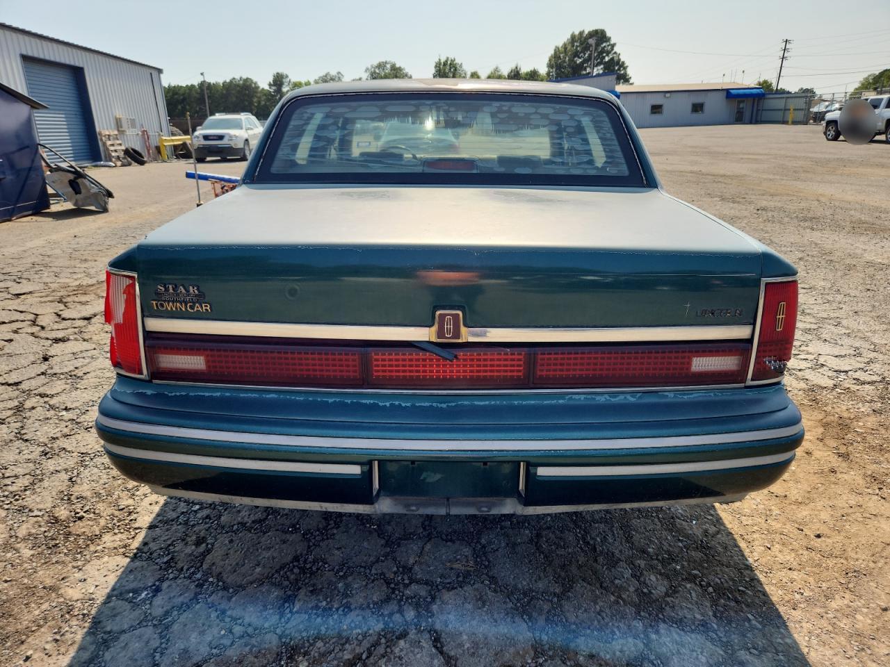 1993 Lincoln Town Car Executive Green vin: 1LNLM81W5PY630400