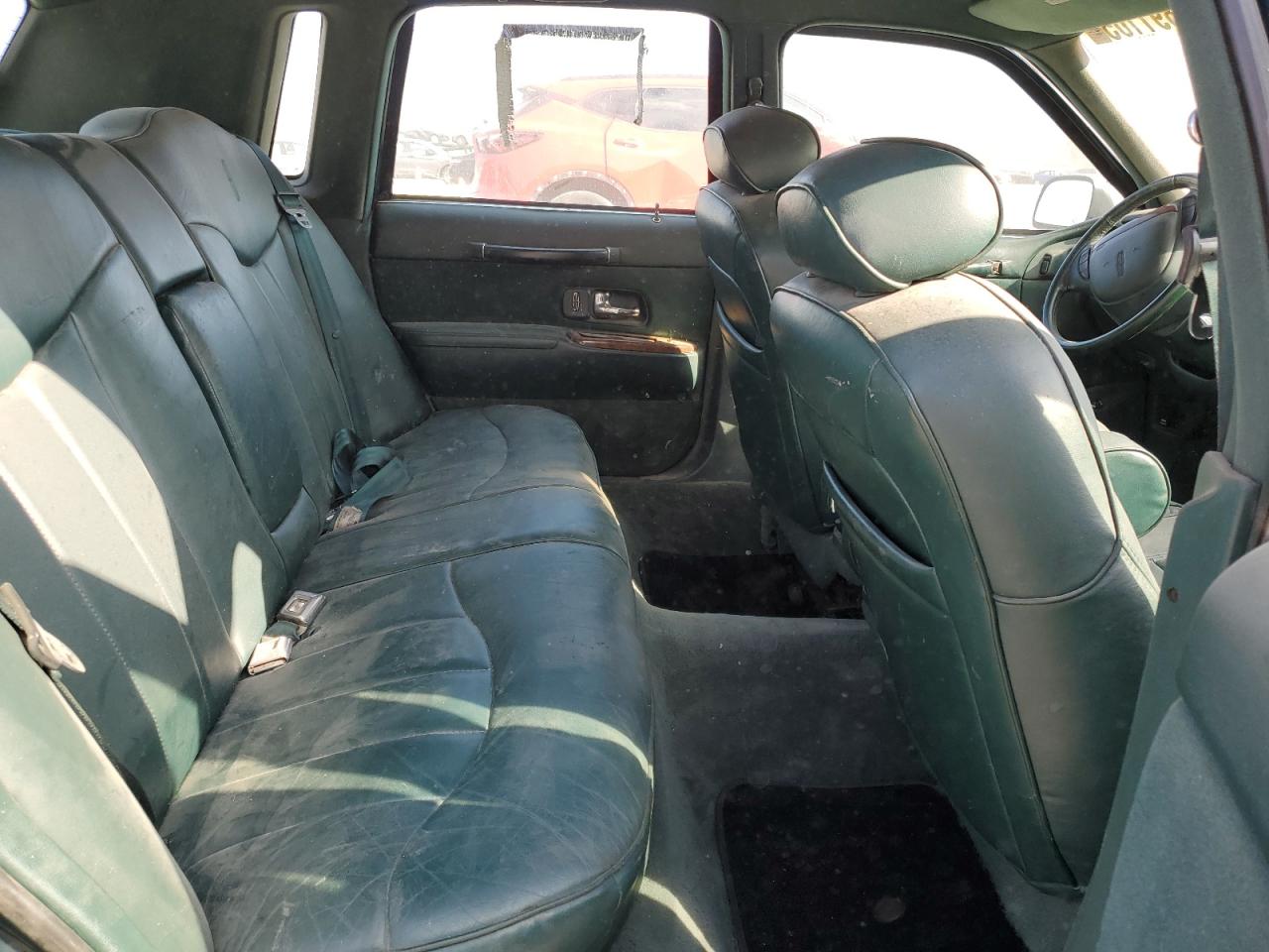 1995 Lincoln Town Car Executive Green vin: 1LNLM81W5SY732613